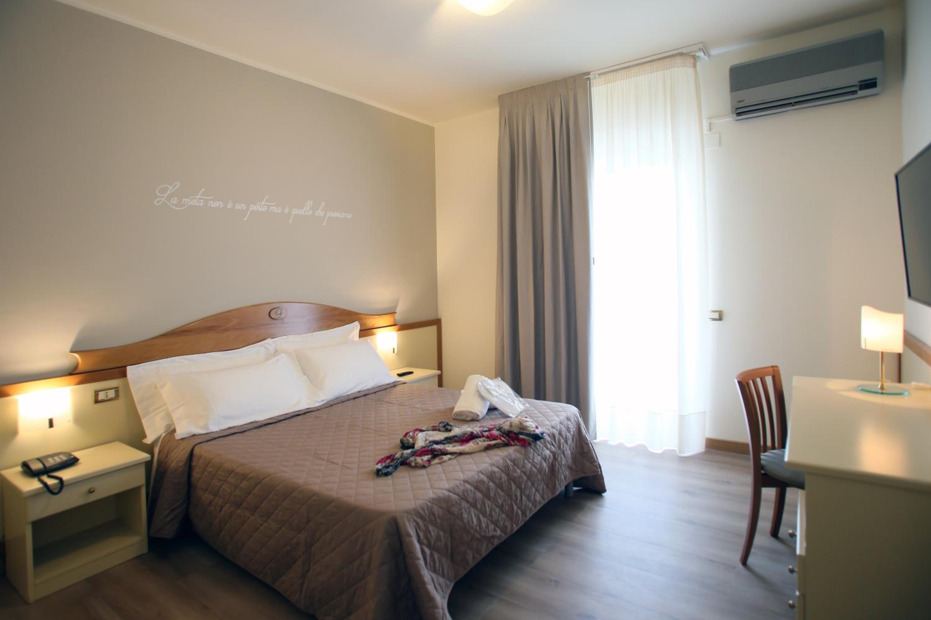 Suite with Balcony photo 3