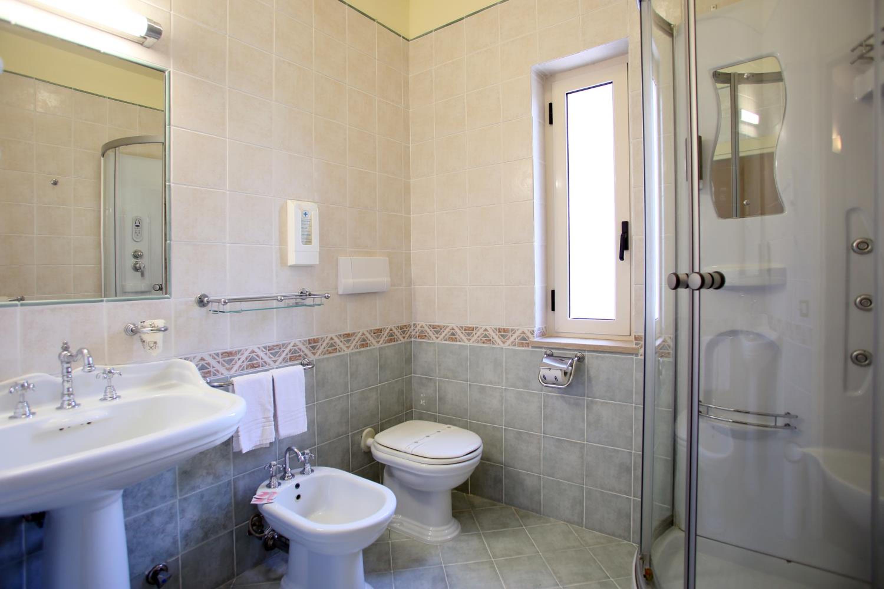 Suite with Balcony photo 2