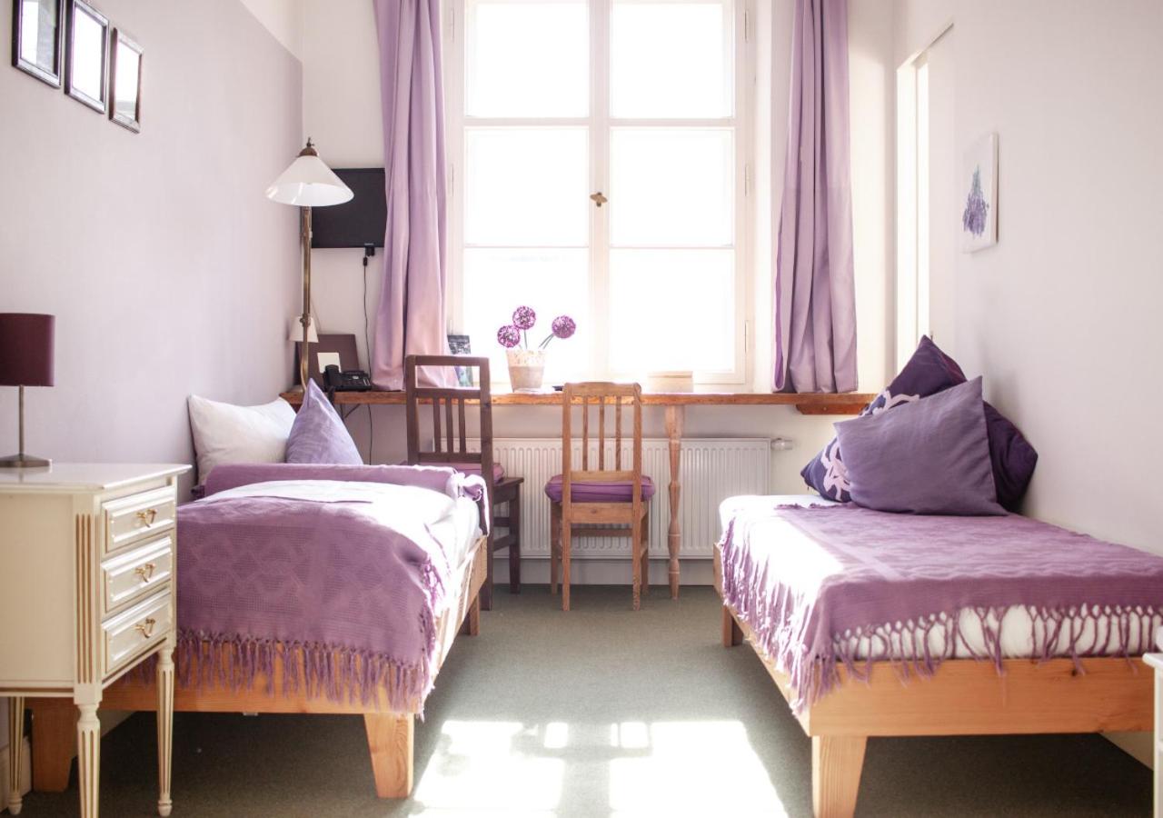 Standard Double Room - Photo 7
