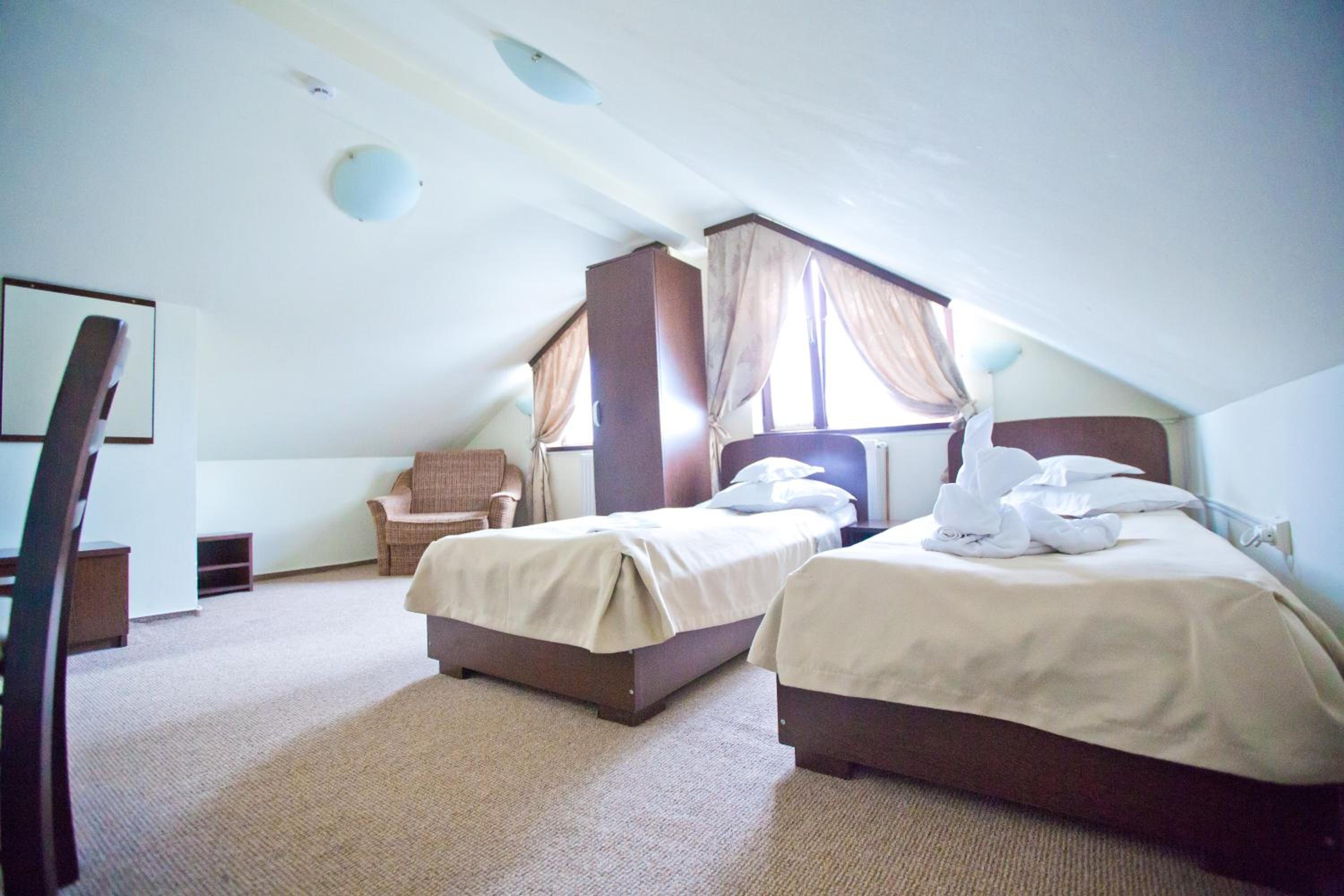 Economy Double or Twin Room - Photo 10