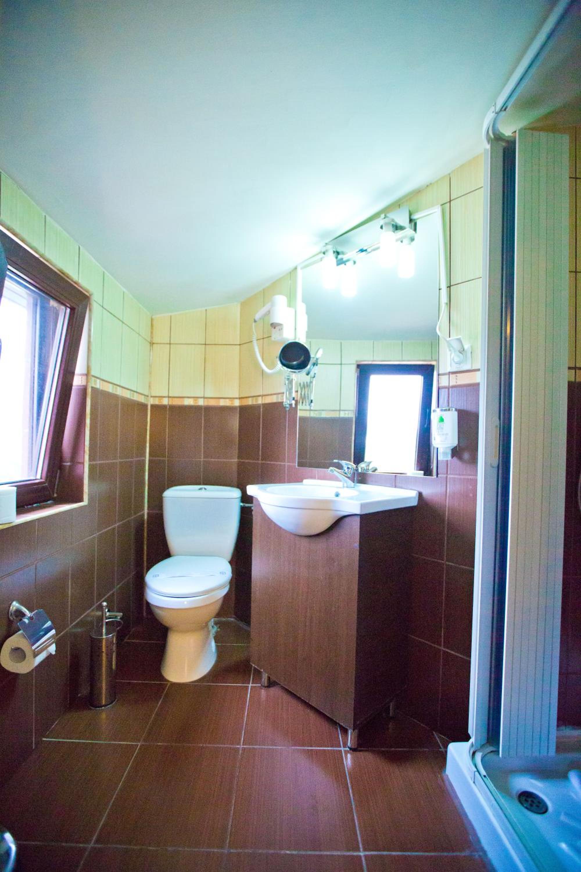 Economy Double or Twin Room - Photo 12