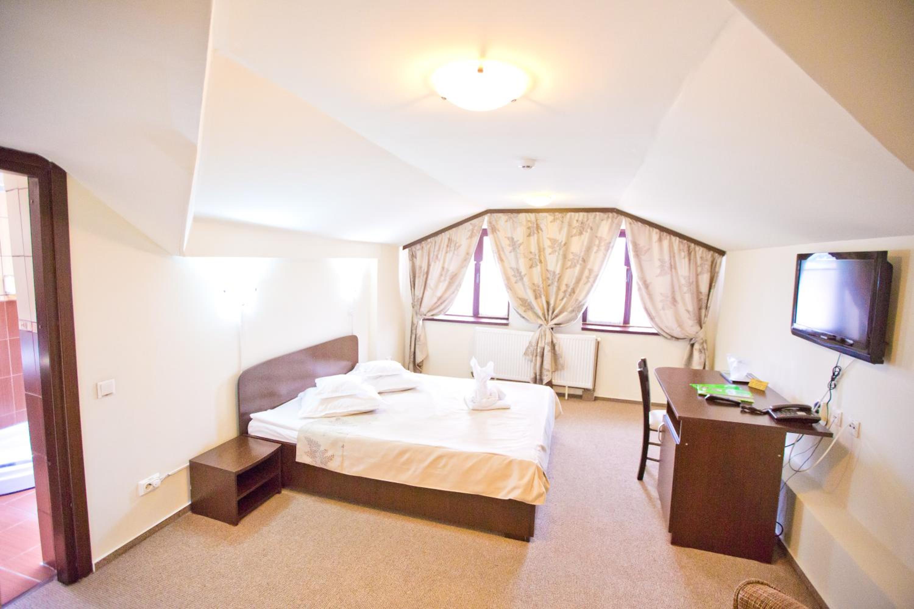 Economy Double or Twin Room - Photo 25