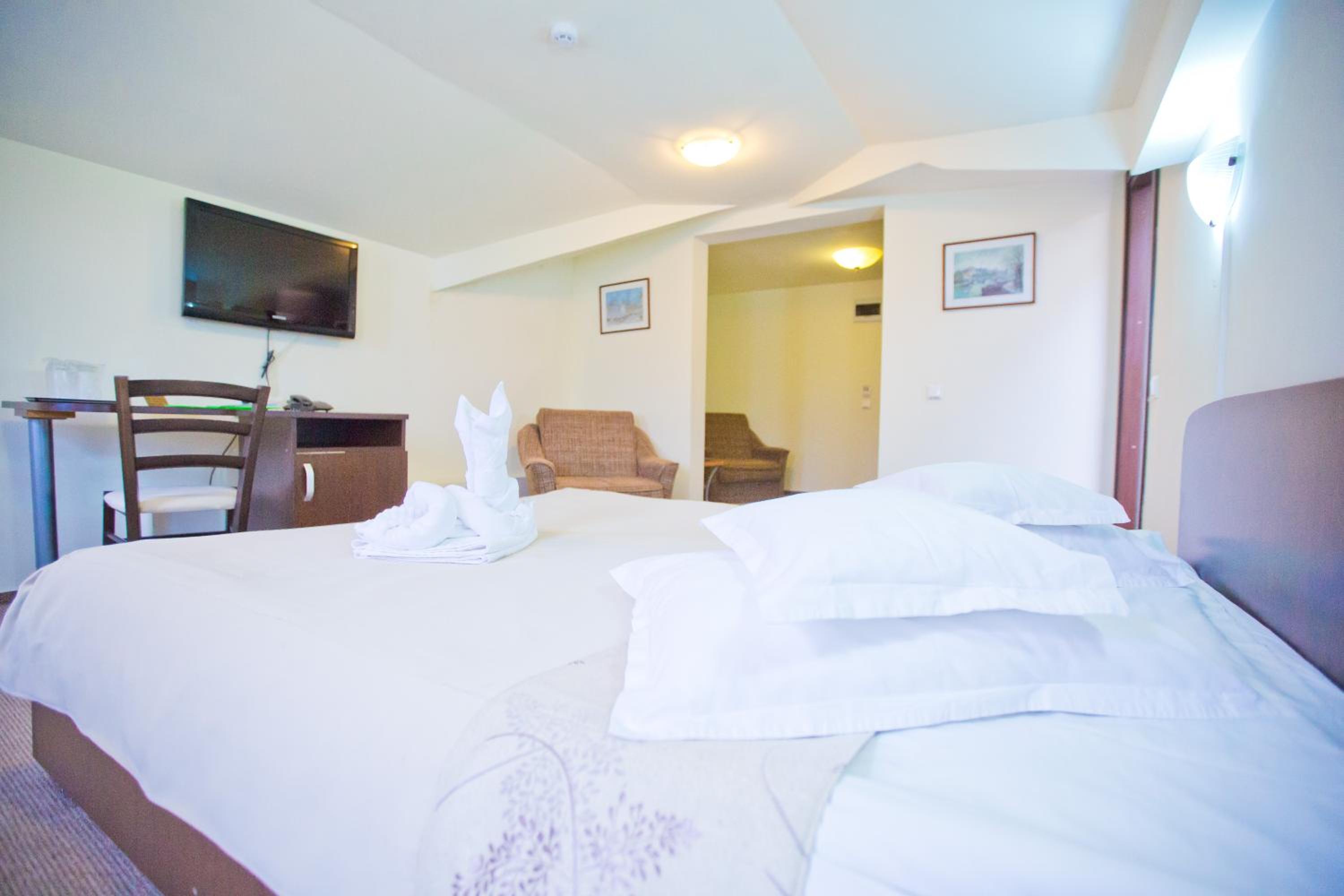 Economy Double or Twin Room - Photo 27