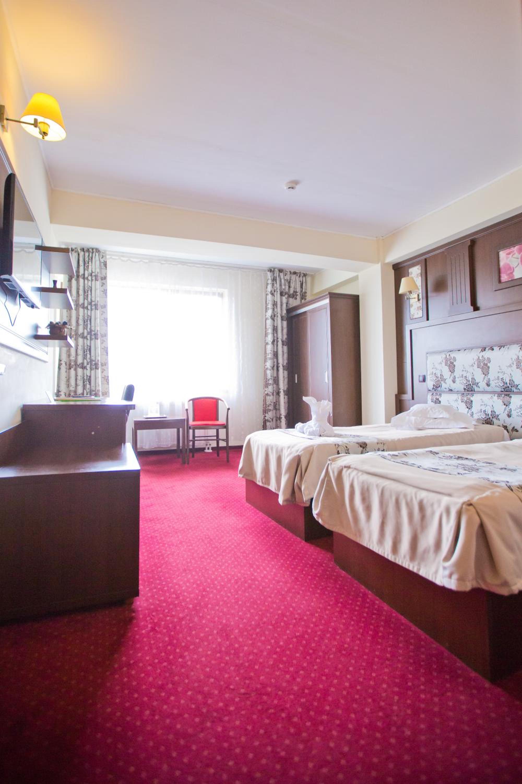 Superior Double or Twin Room - Photo 35