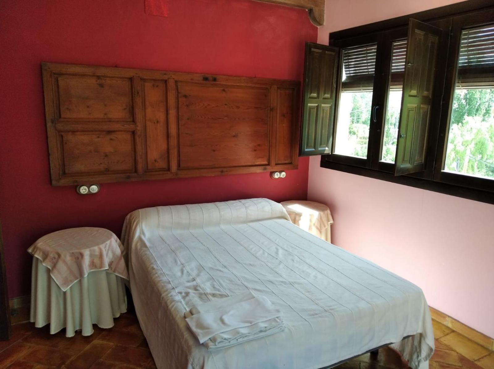 Double Room with Balcony (2 Adults + 1 Child) - Photo 2