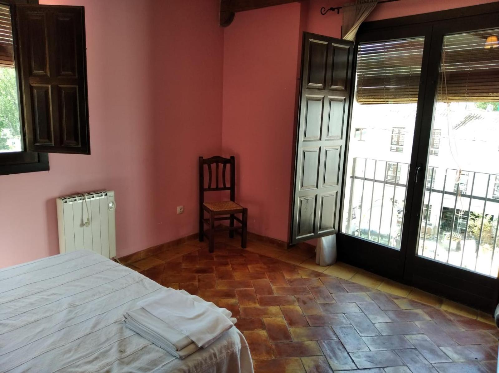 Double Room with Balcony (2 Adults + 1 Child) - Photo 3