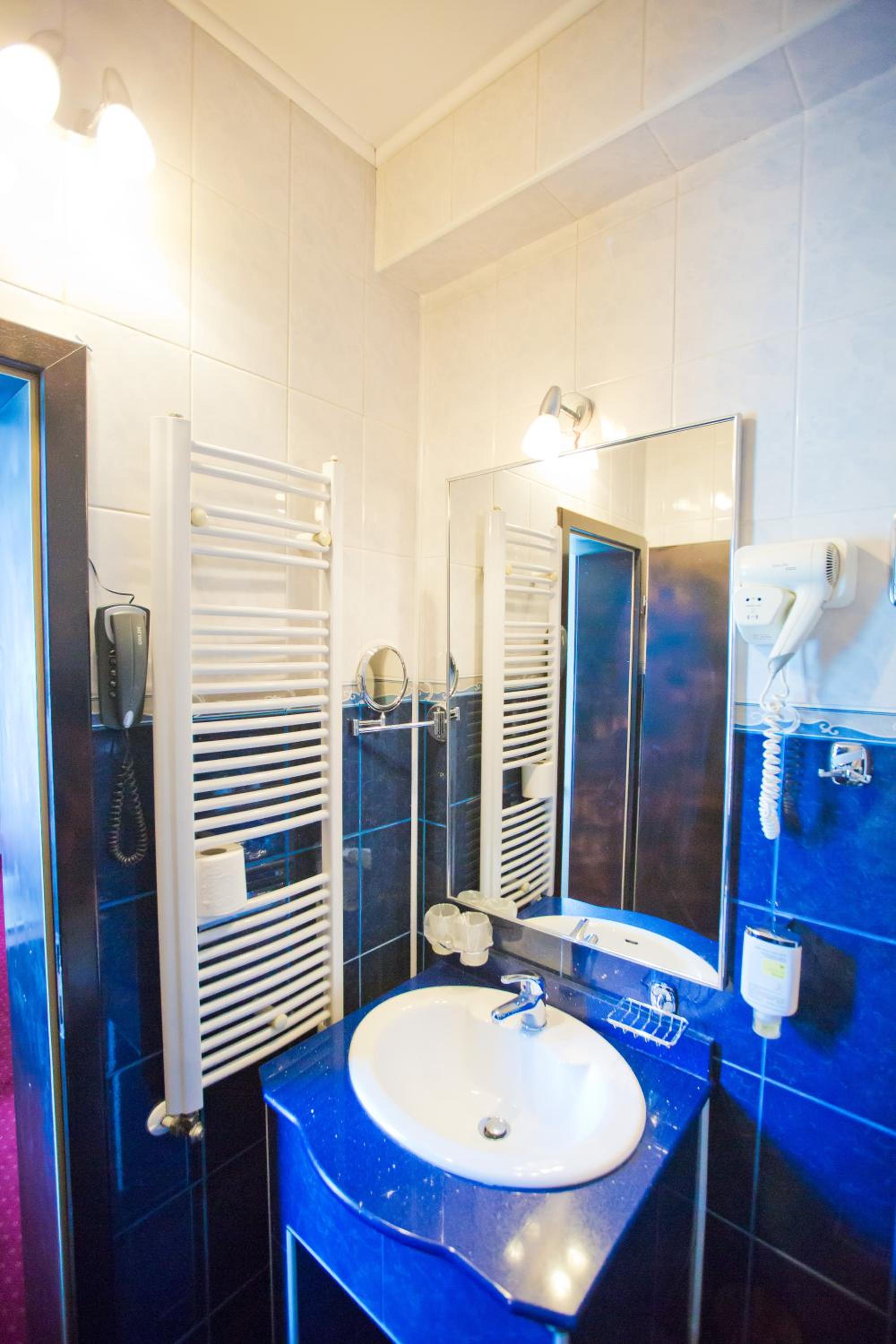 Superior Double or Twin Room - Photo 41