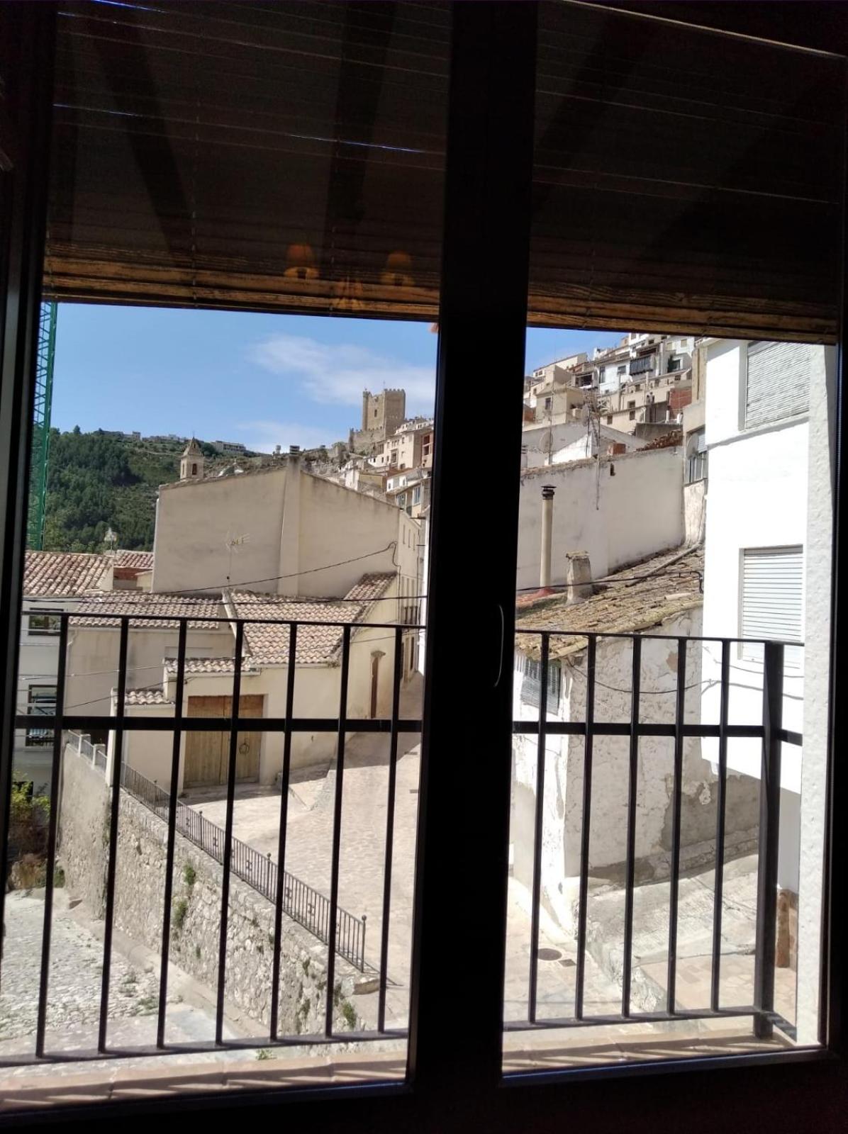 Double Room with Balcony (2 Adults + 1 Child) - Photo 5