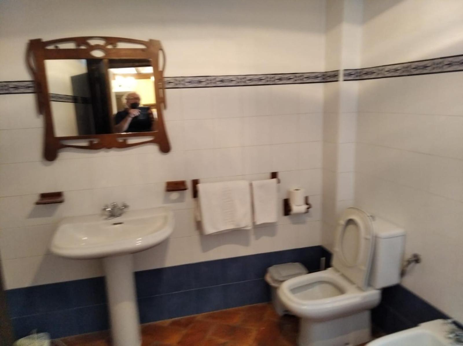 Double Room with Balcony (2 Adults + 1 Child) - Photo 4