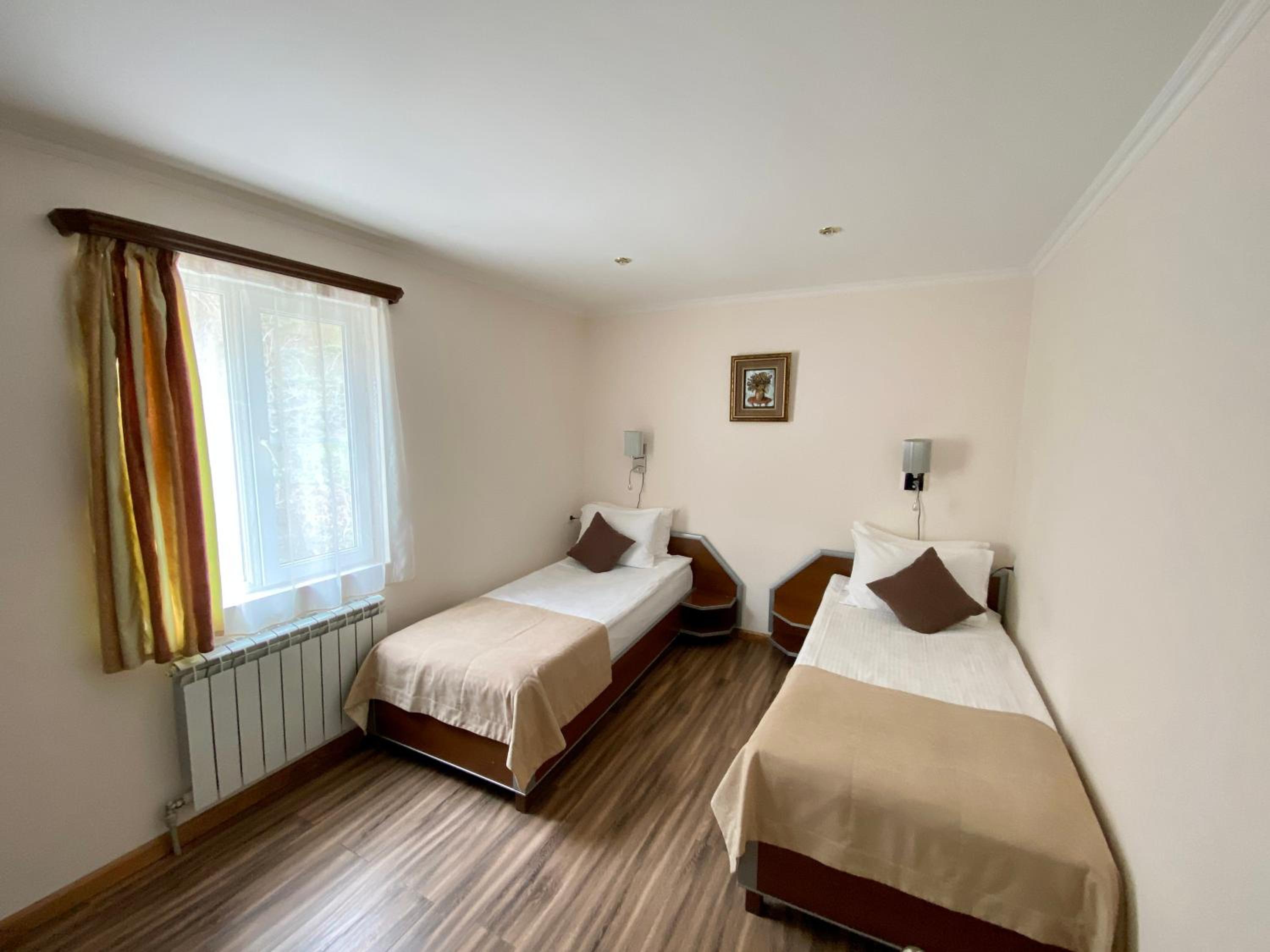 Deluxe Twin Room photo 2