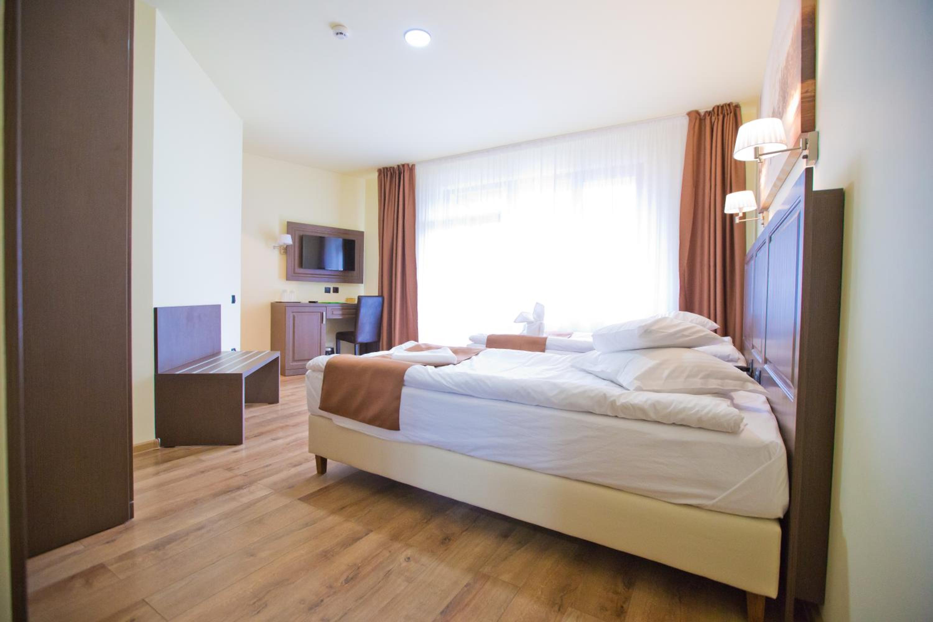 Superior Double or Twin Room - Photo 42