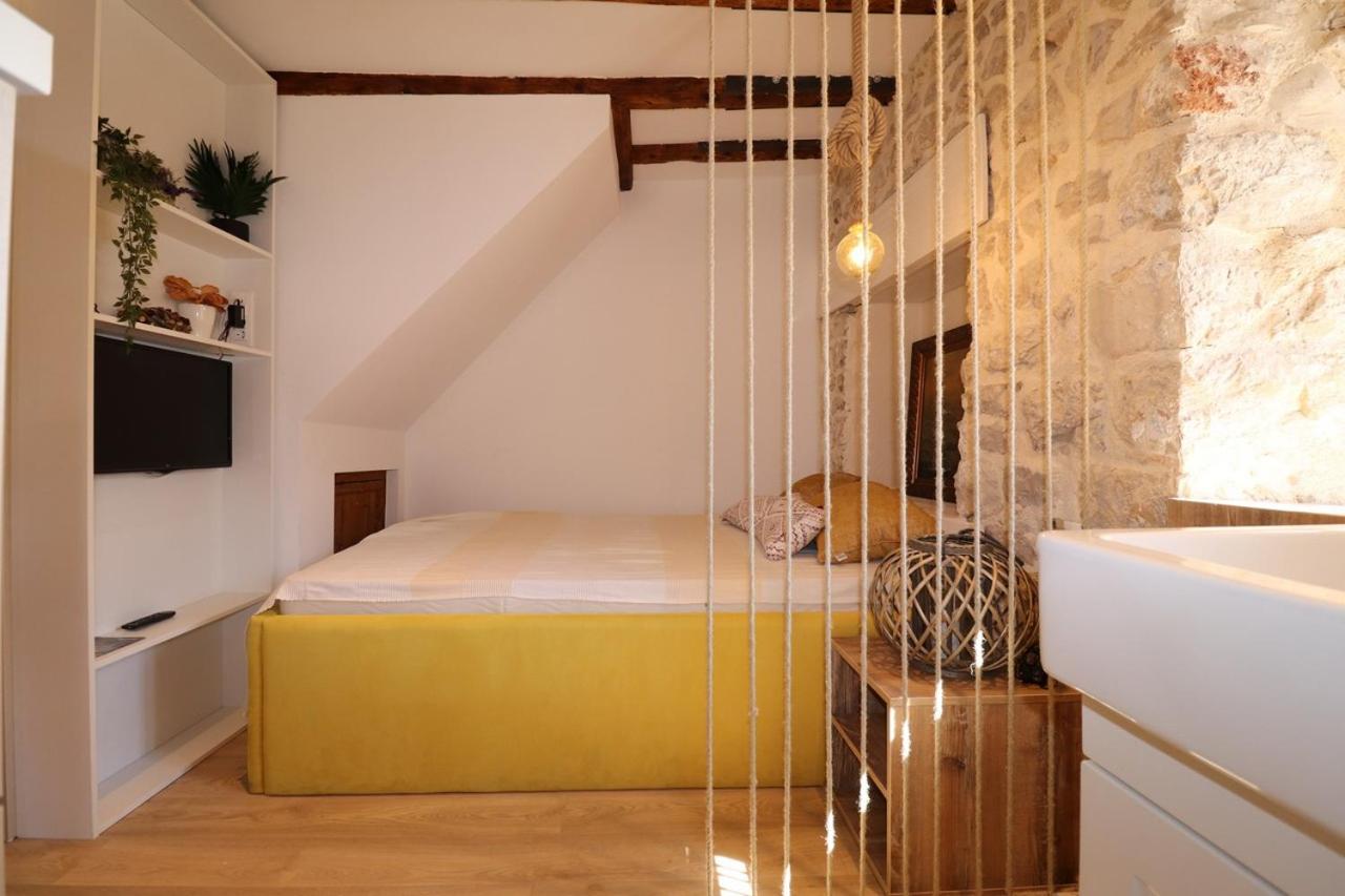 Family Studio - Photo 2