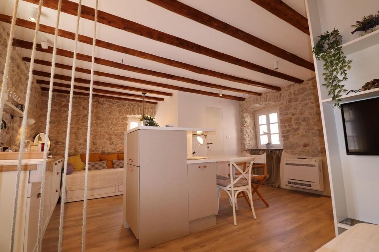 Family Studio - Photo 16