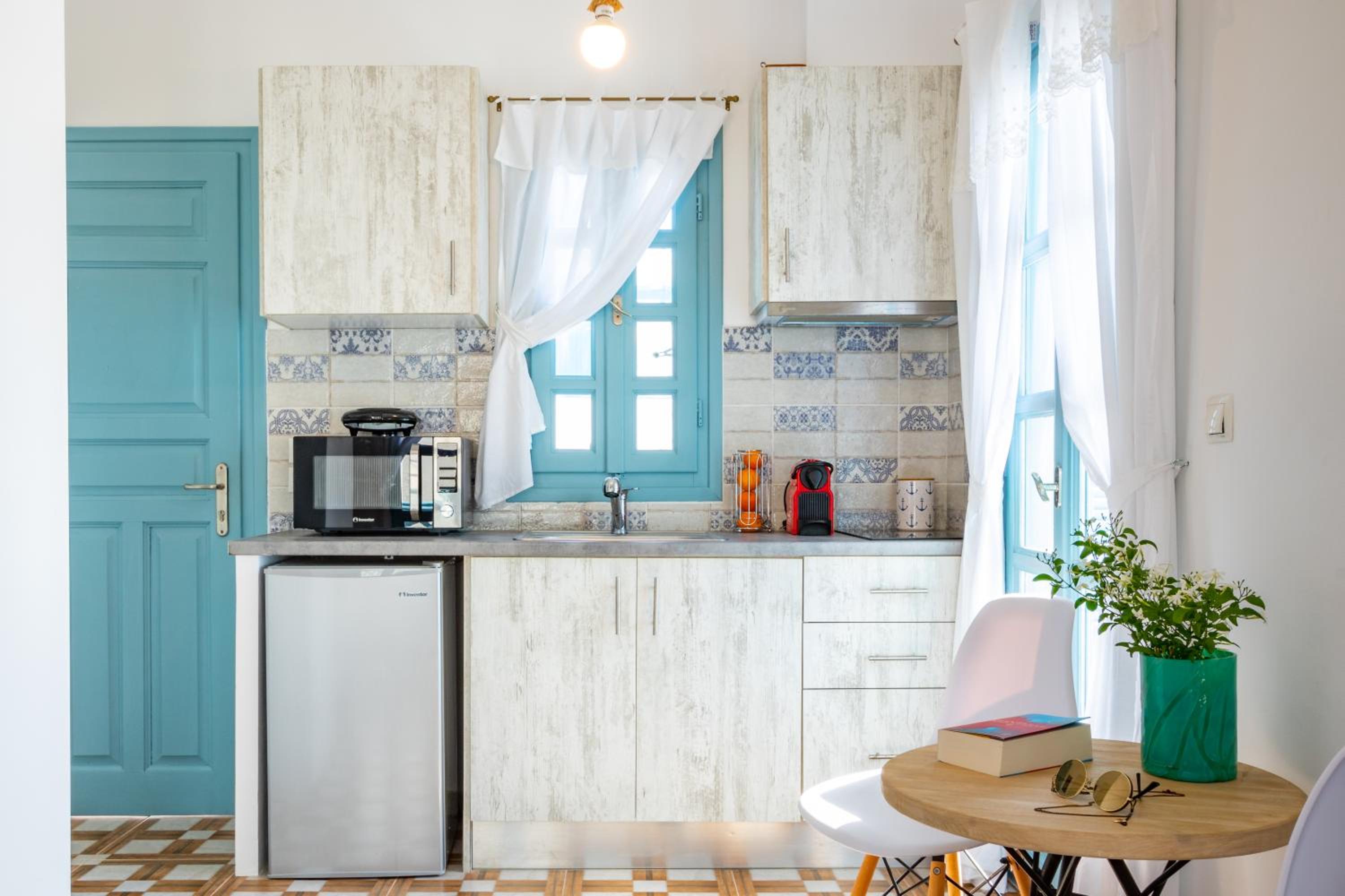 One-Bedroom House - Photo 13