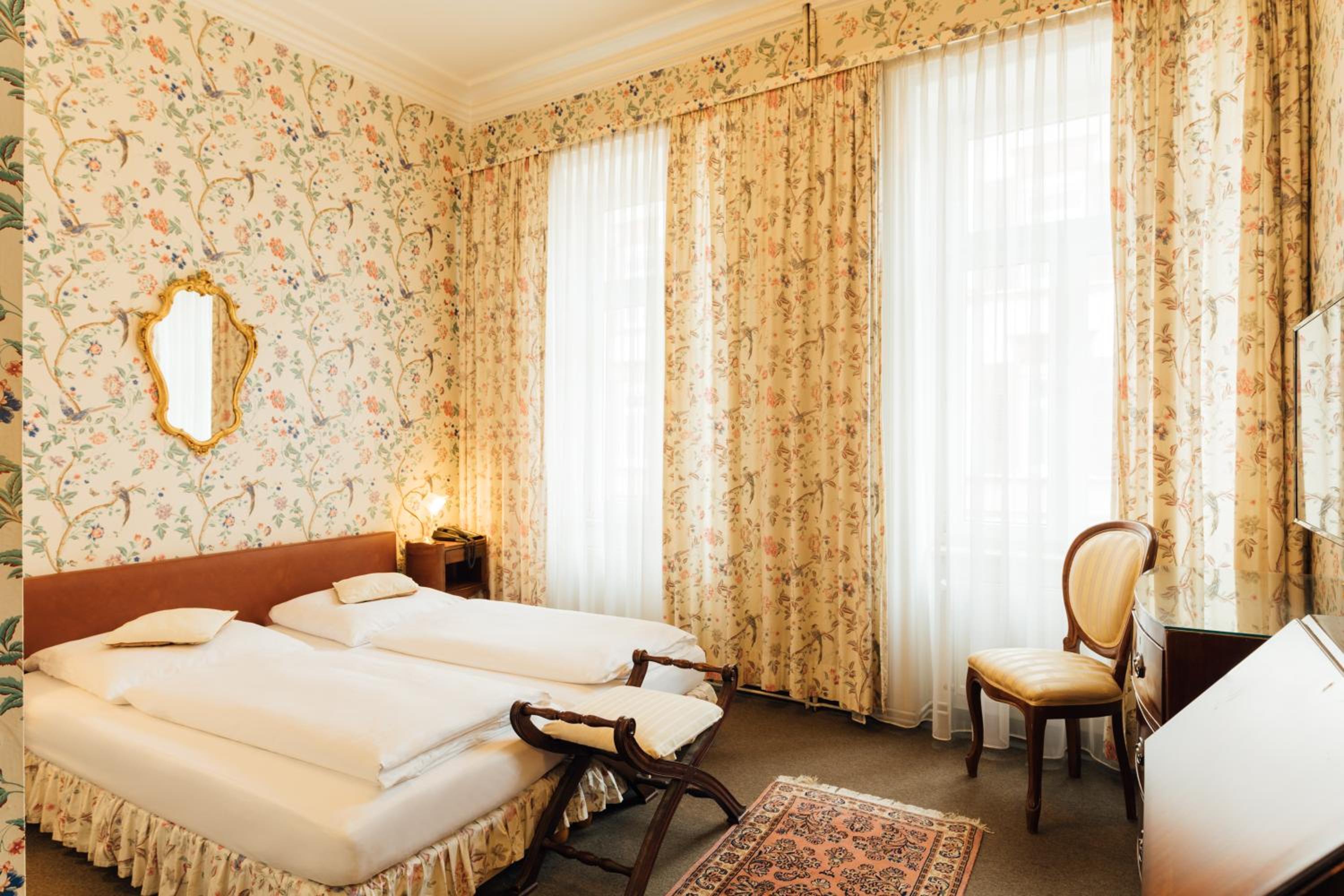 Double Room - Photo 7