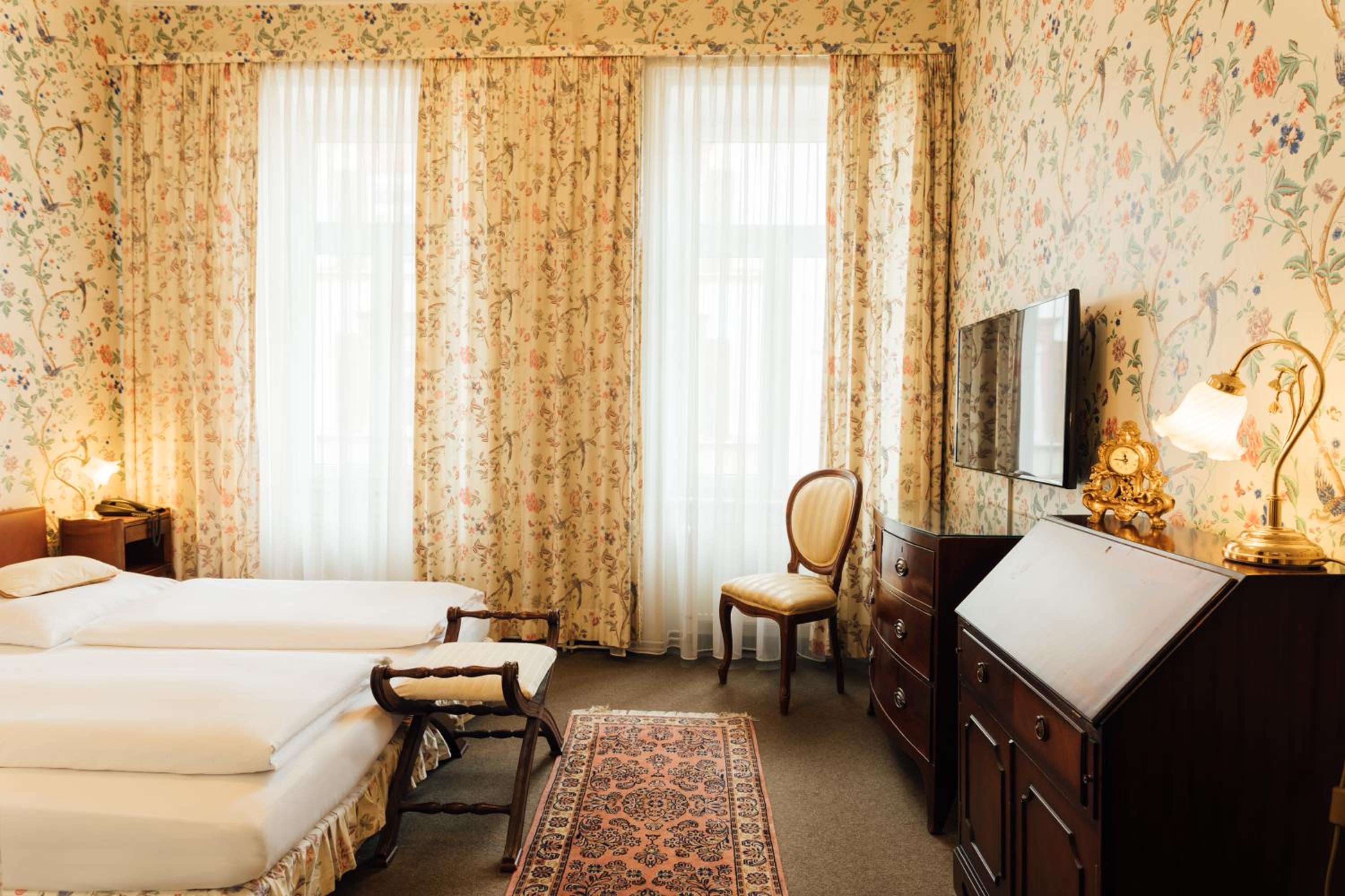 Double Room - Photo 8