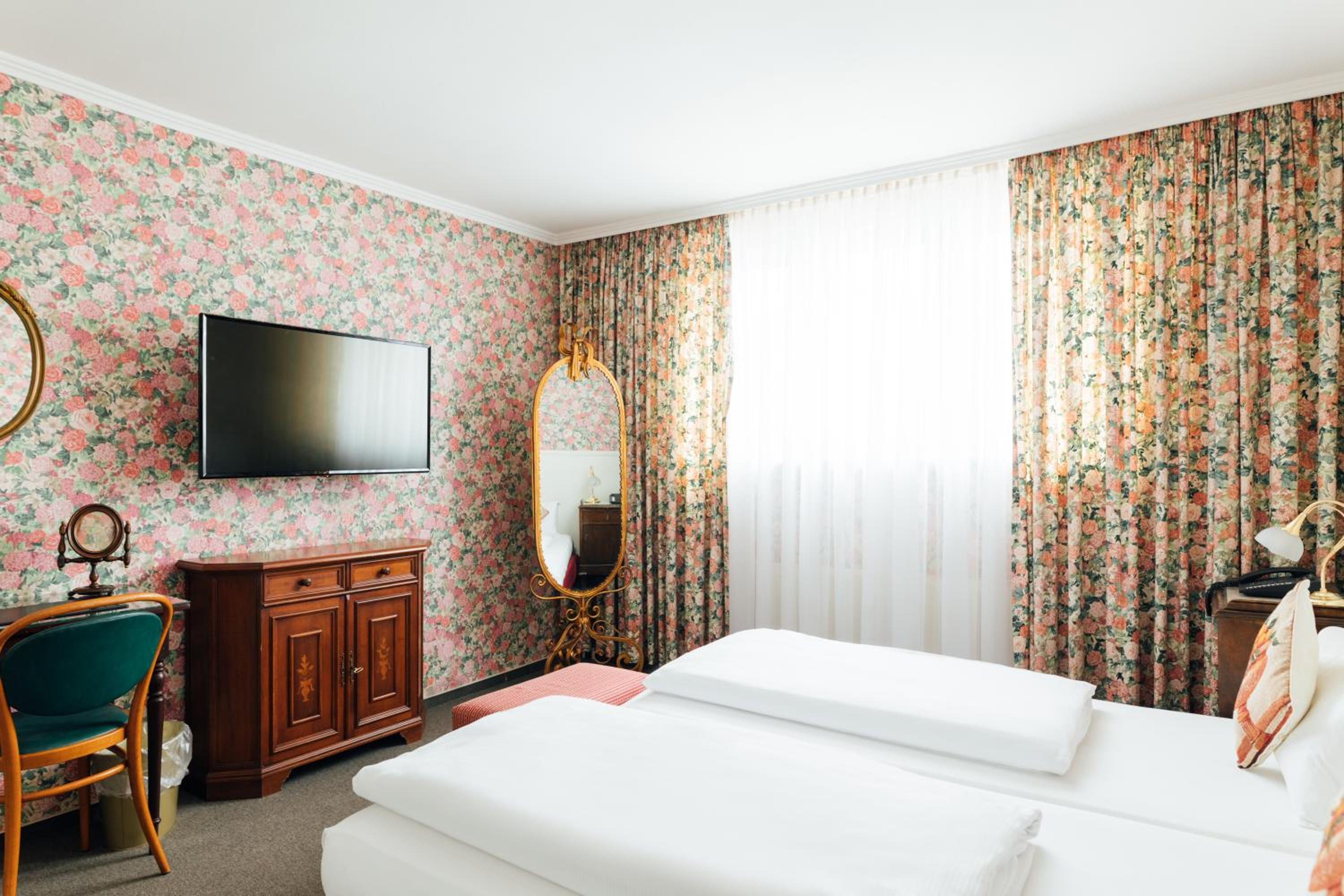 Double Room - Photo 3