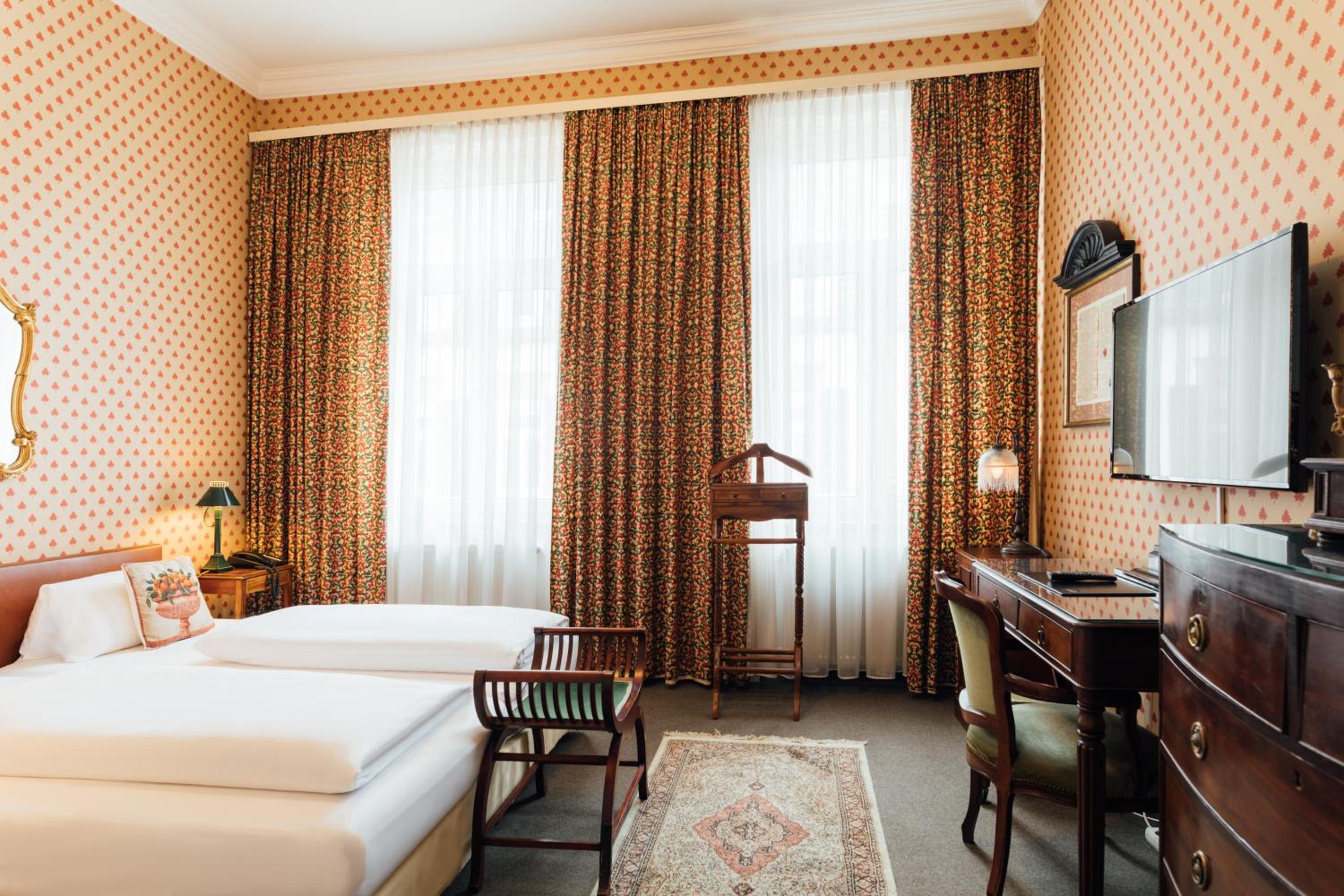 Double Room - Photo 11