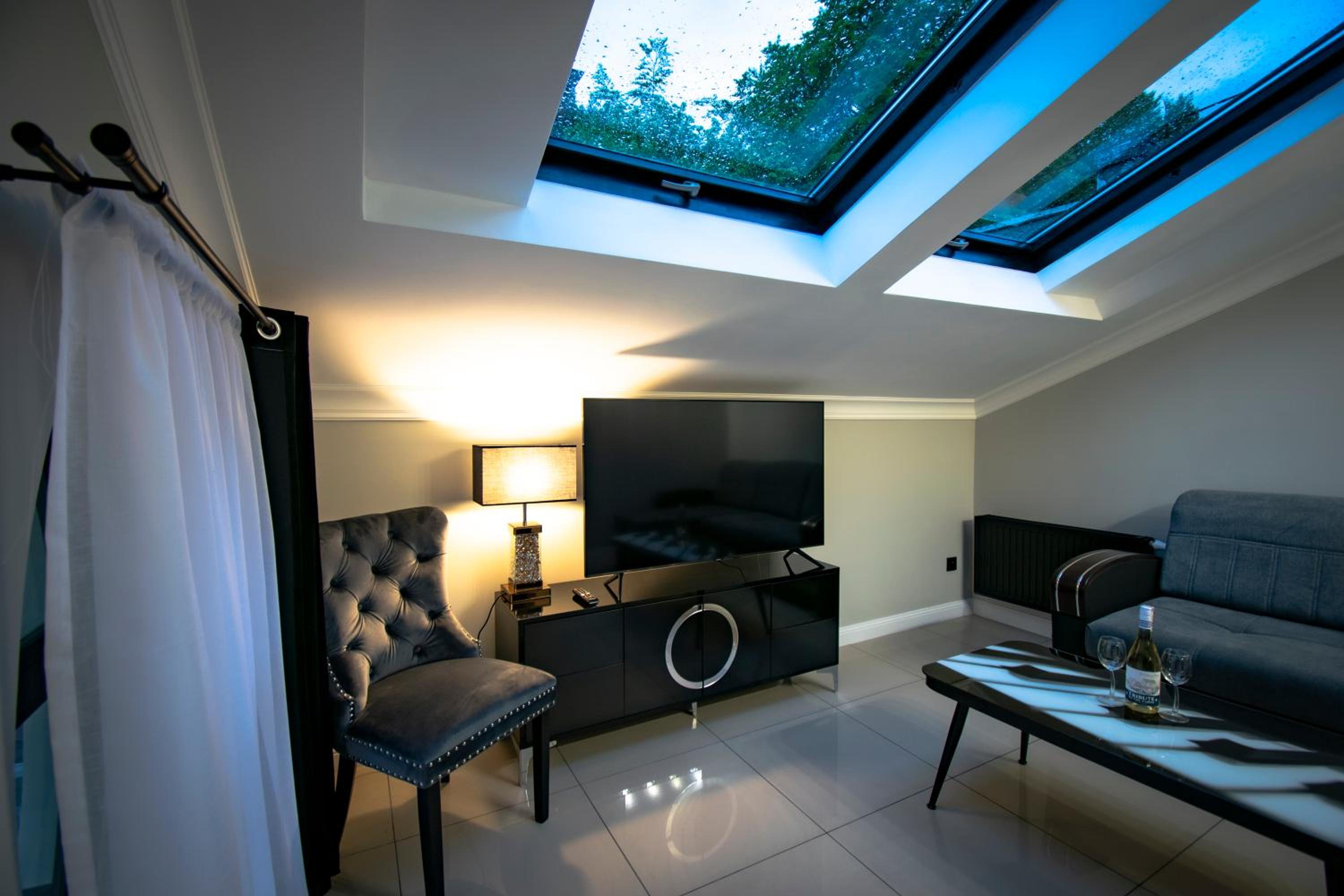 One-Bedroom Apartment - Photo 13