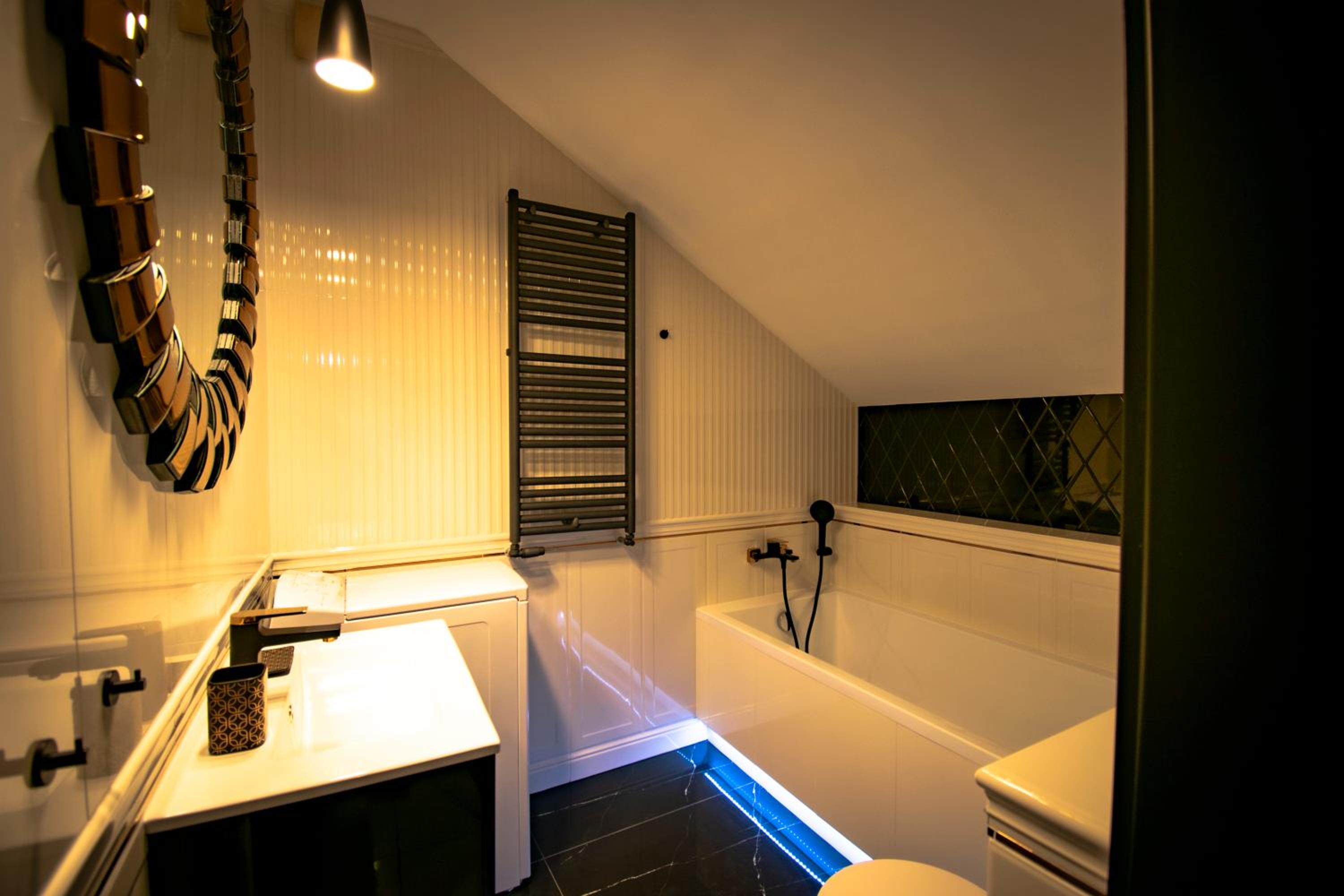 One-Bedroom Apartment - Photo 10