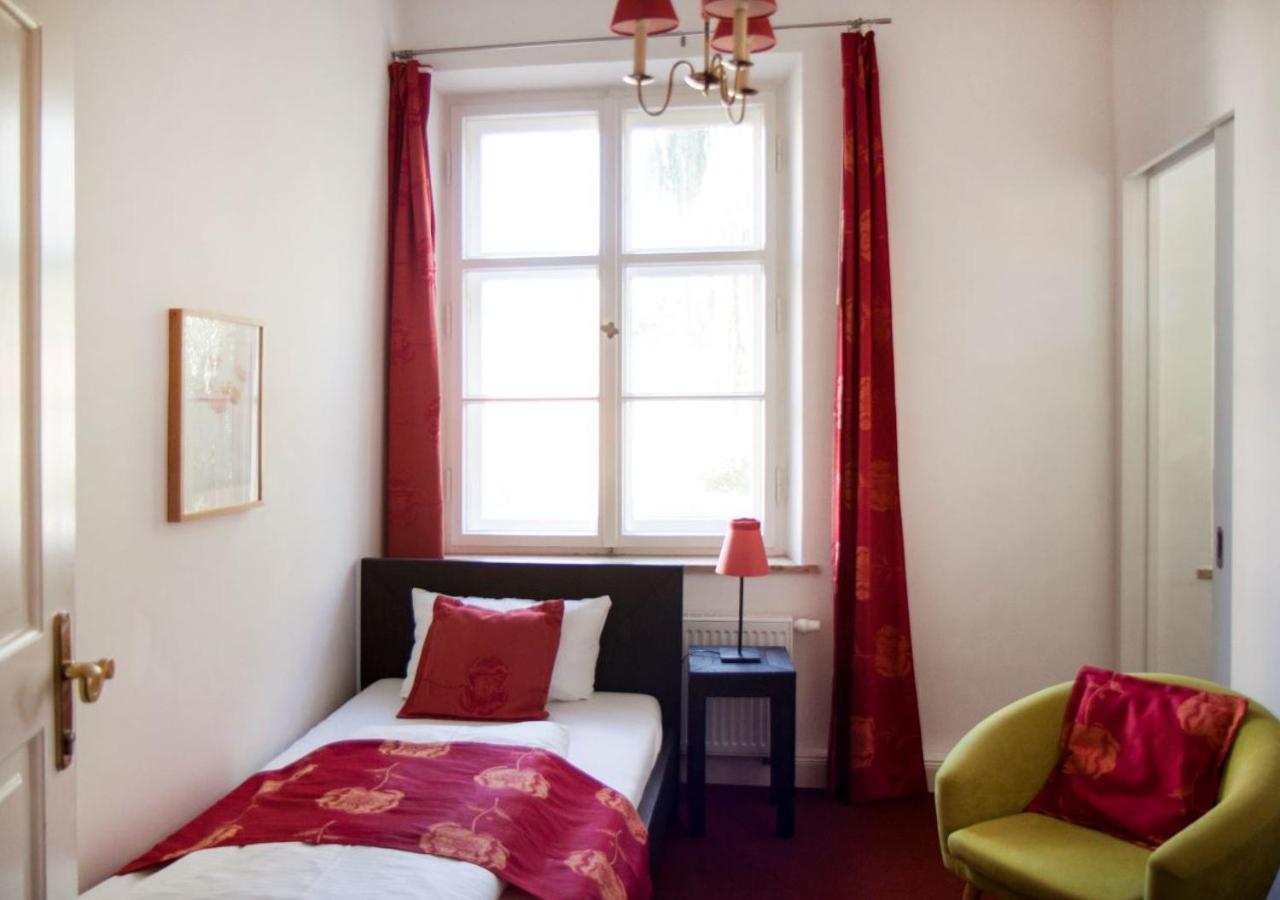Small Single Room photo 1