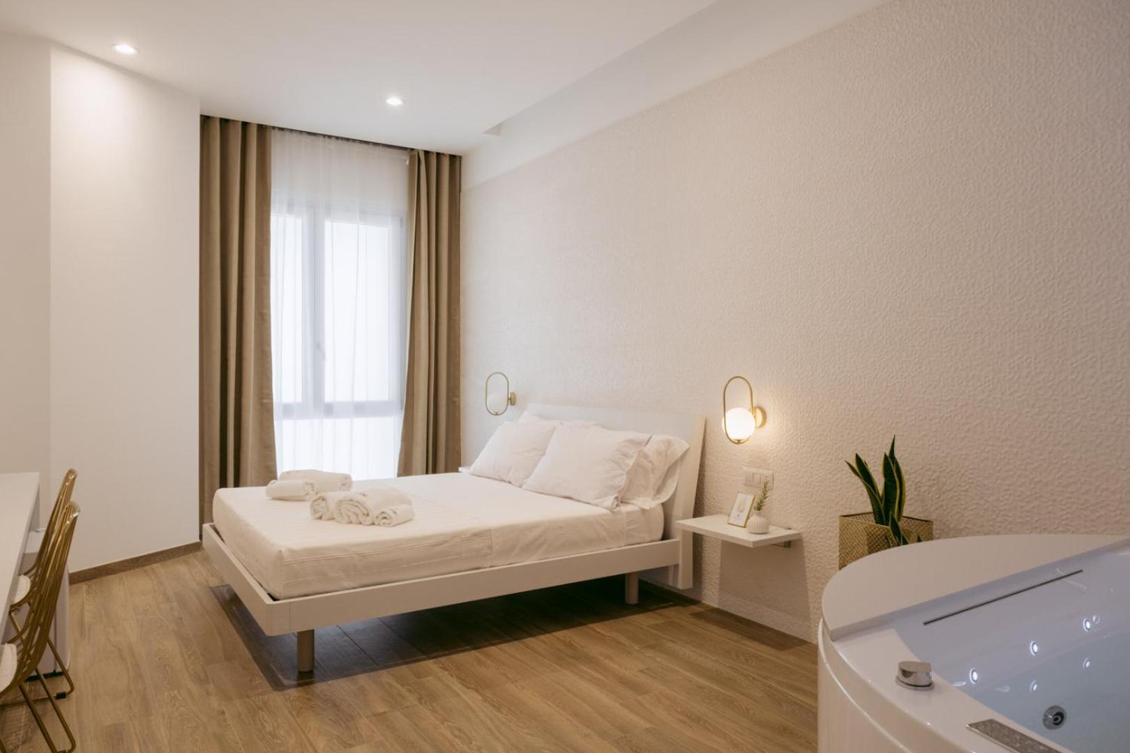 Deluxe Suite with Spa Bath