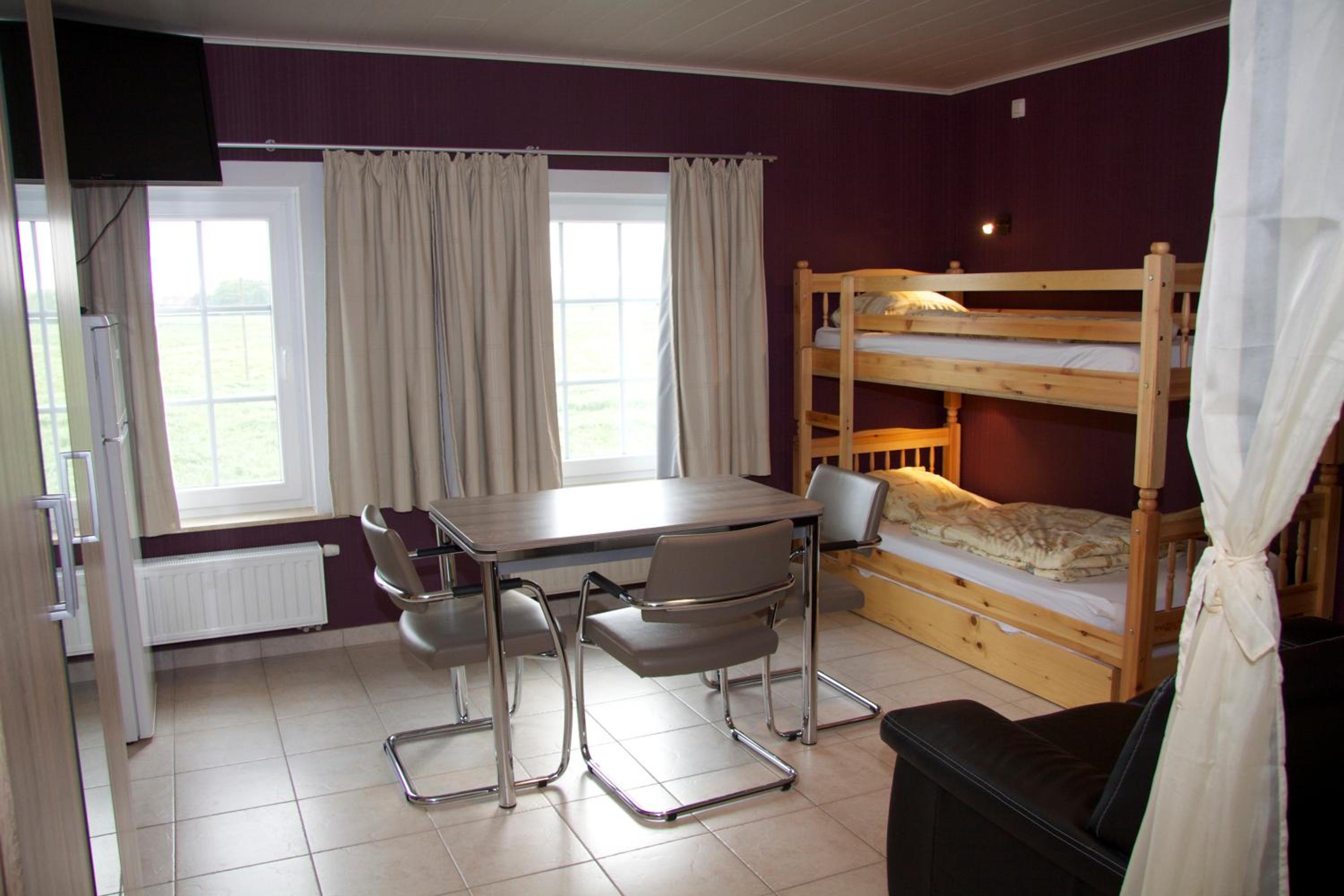 Seven-Bedroom House photo 2