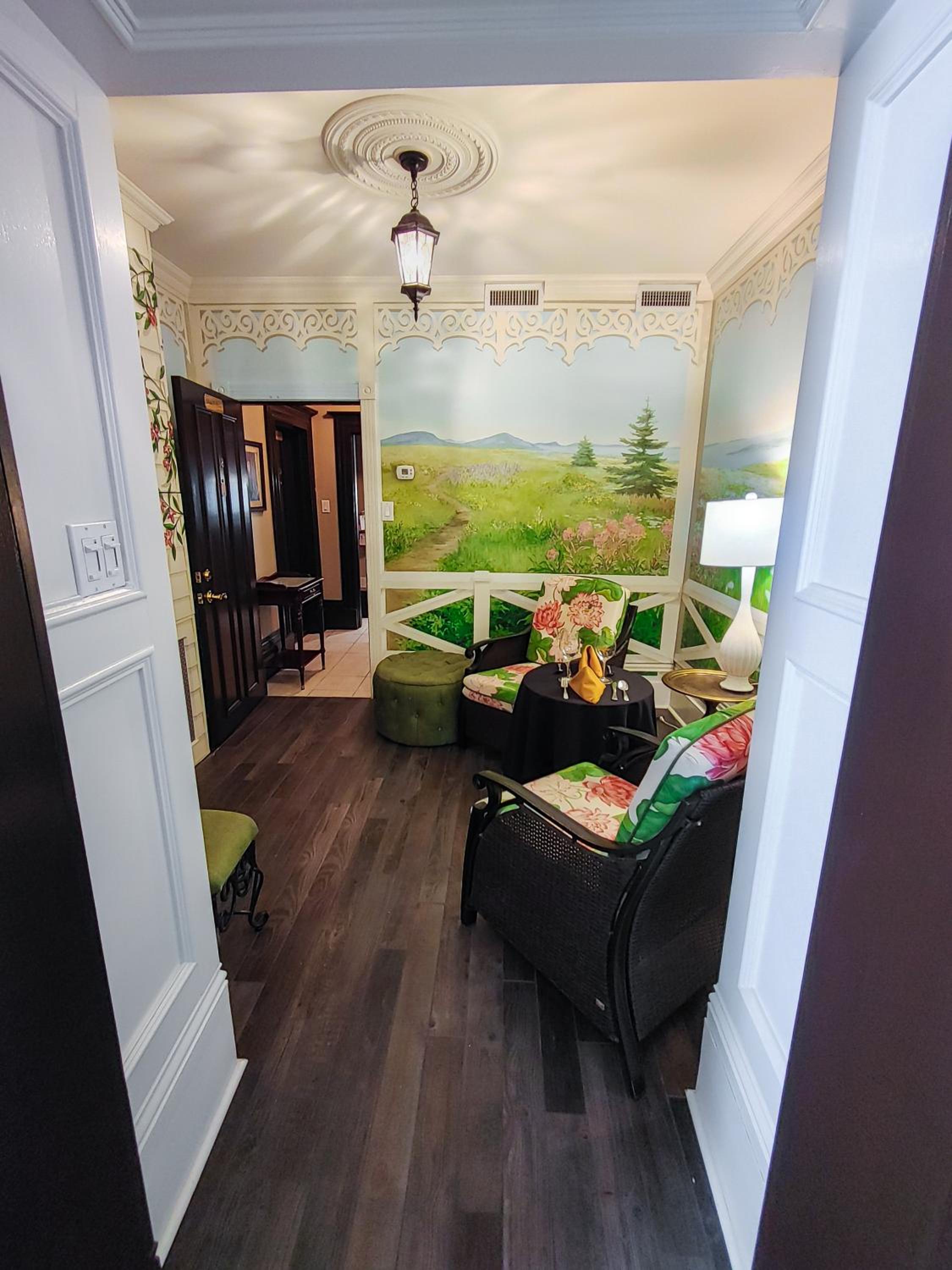 Queen Suite