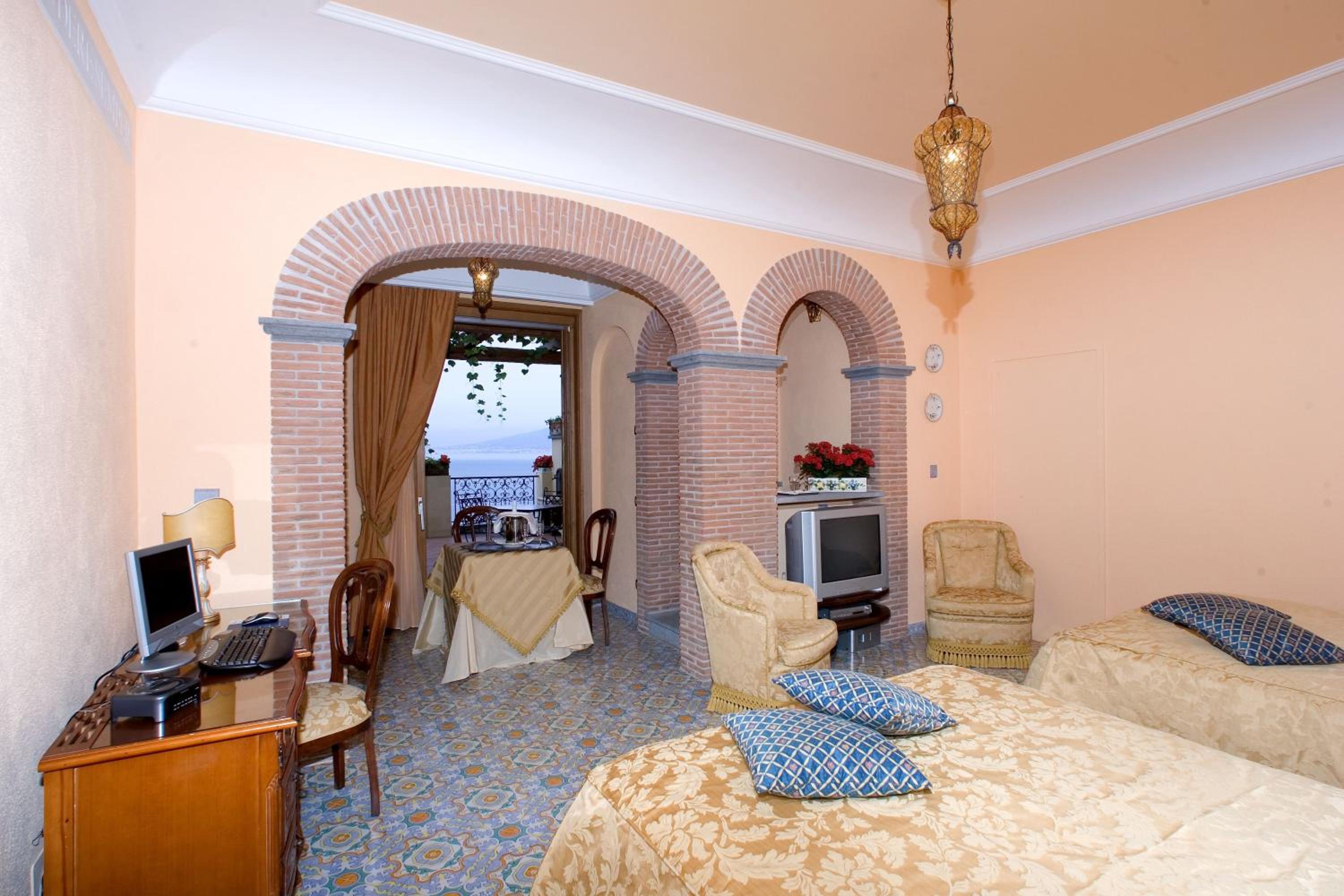 Junior Suite with Sea View - Photo 8