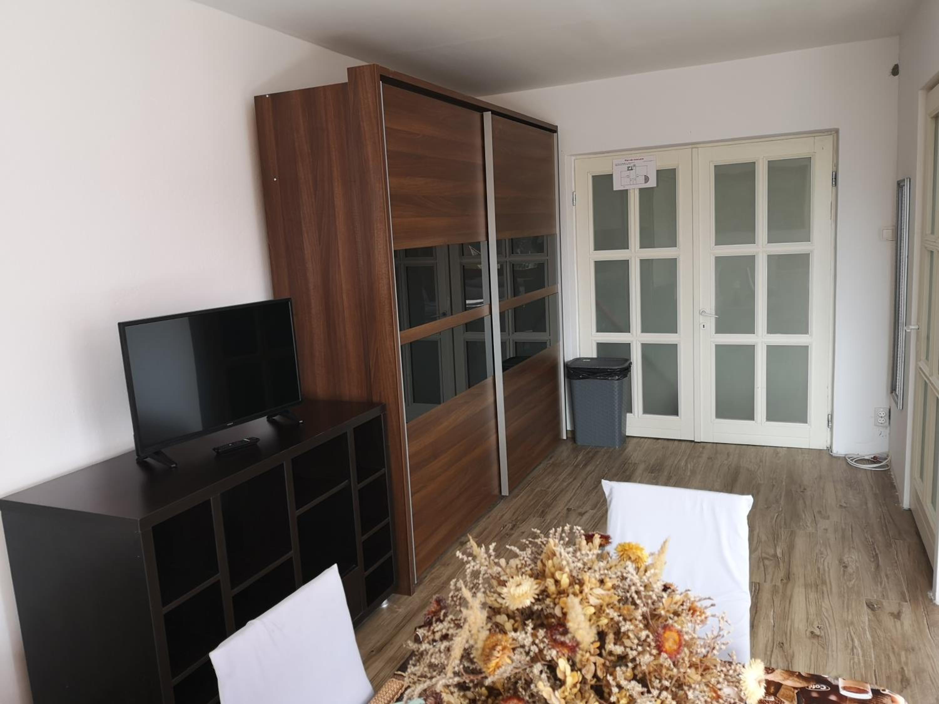 Economy Quadruple Room - Photo 8