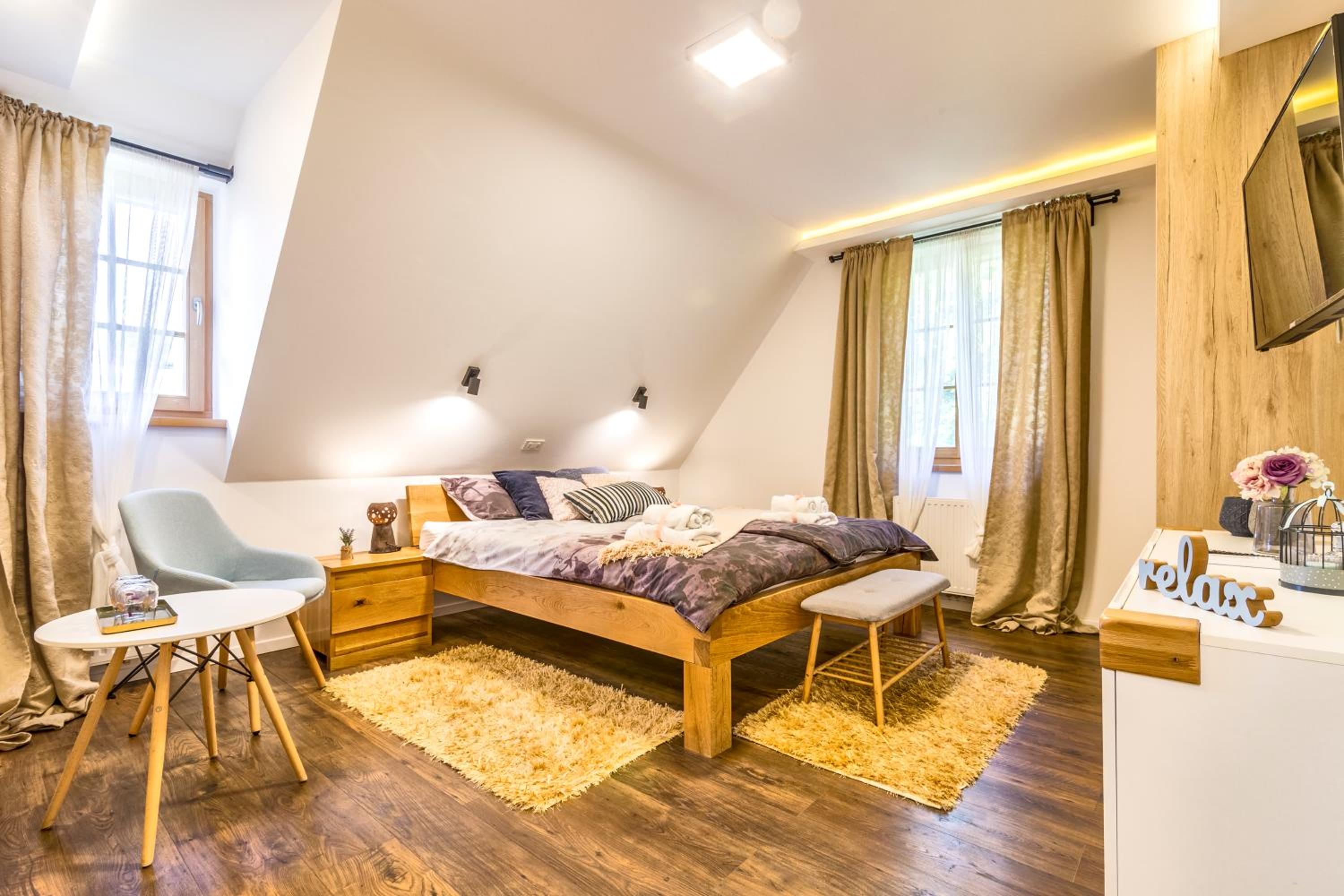  Superior King Room - Photo 1