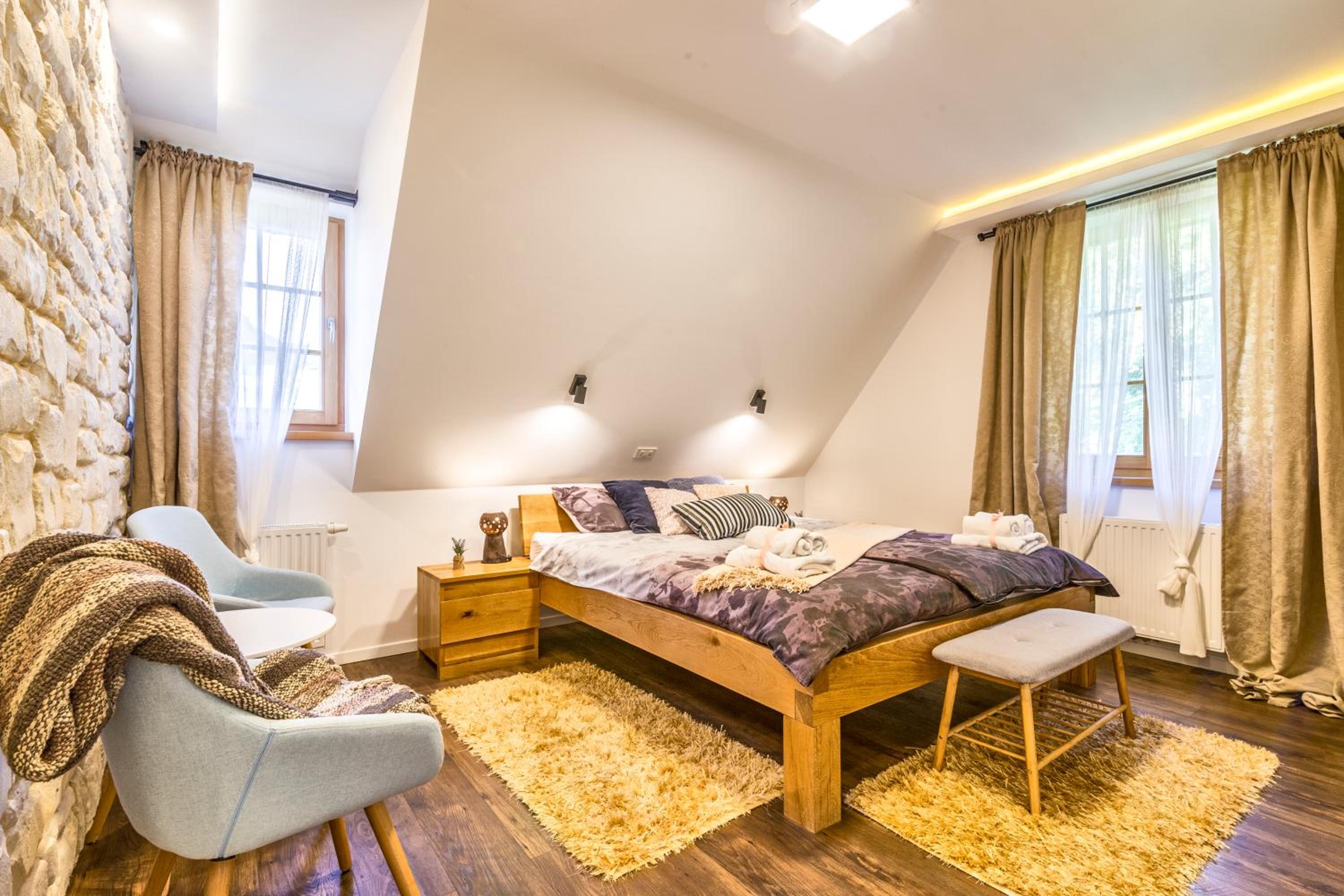  Superior King Room - Photo 5