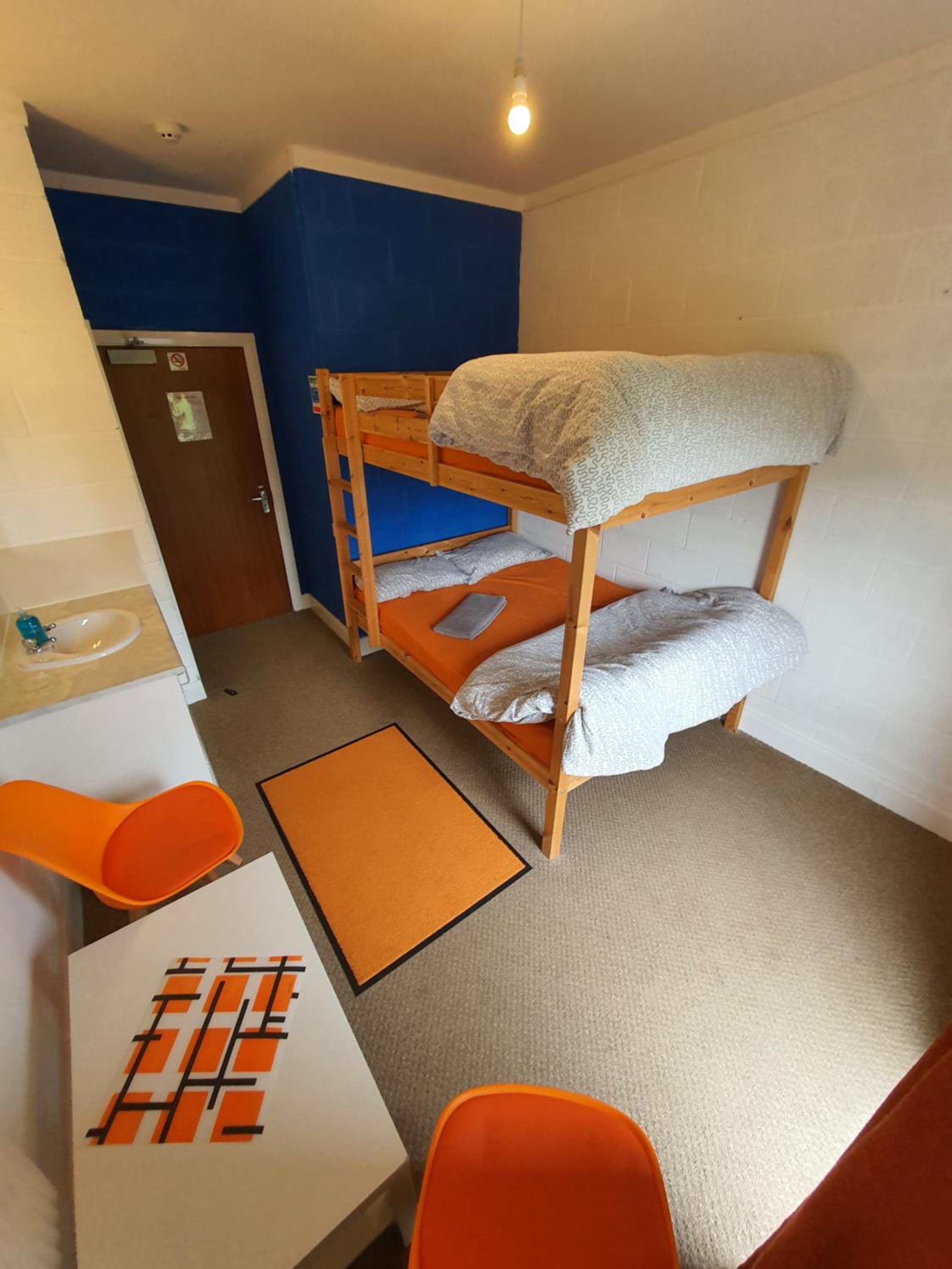 Double or Twin Private Room with Shared Bathroom photo 3