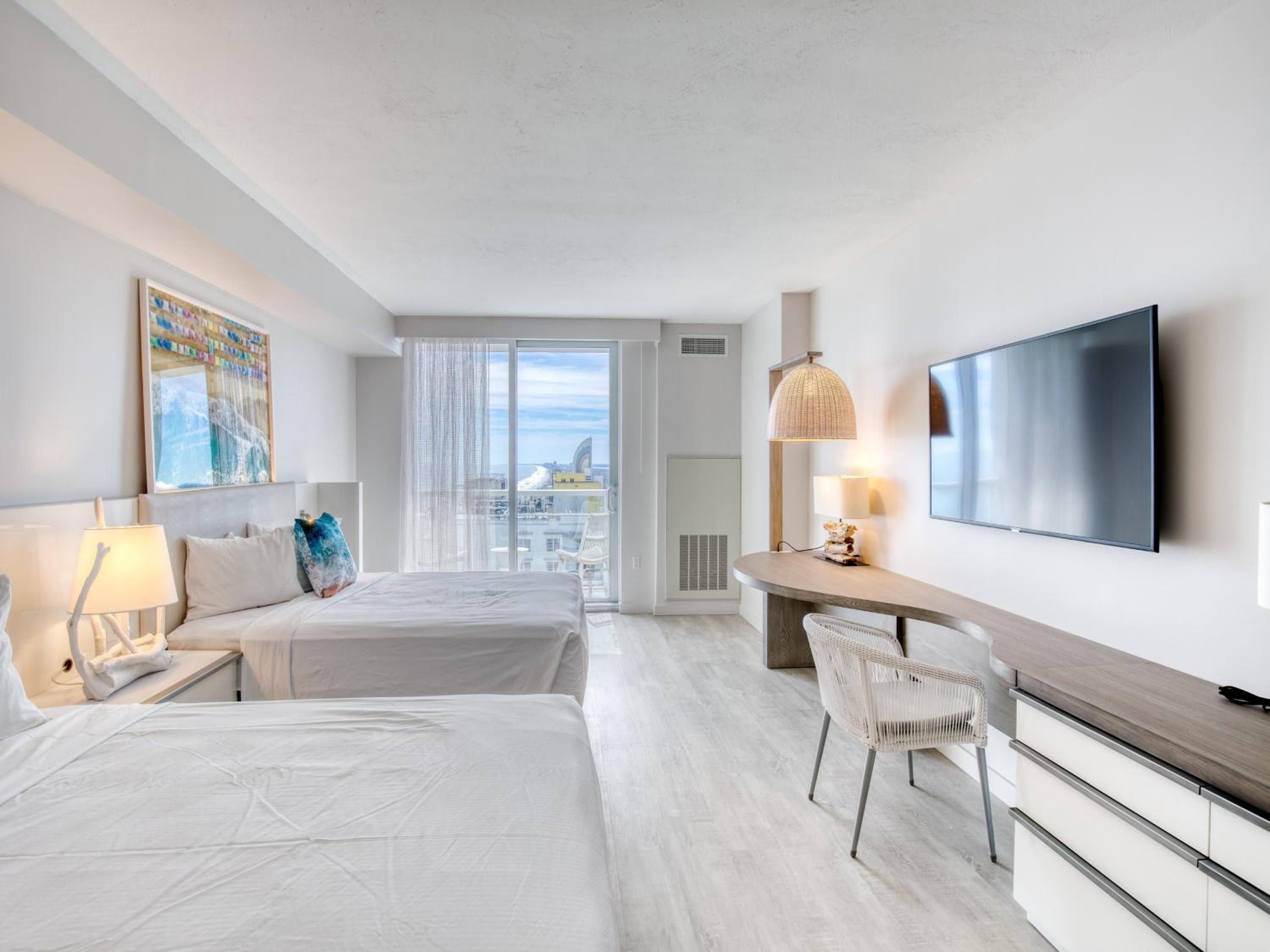 Standard Queen Room with Two Queen Beds and Ocean View, photo 6