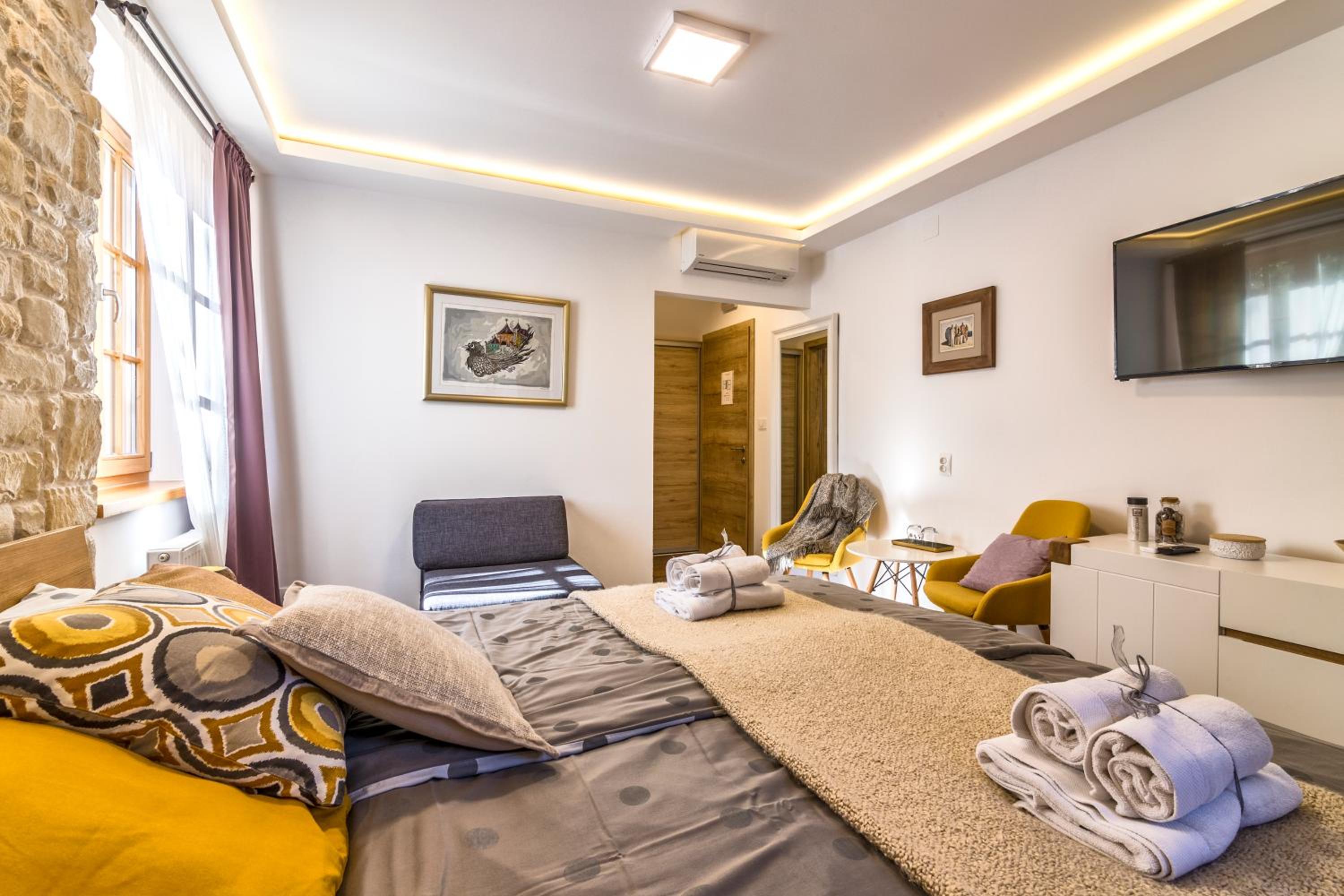 Comfort Double Room with Plitvica Creek View - Photo 4