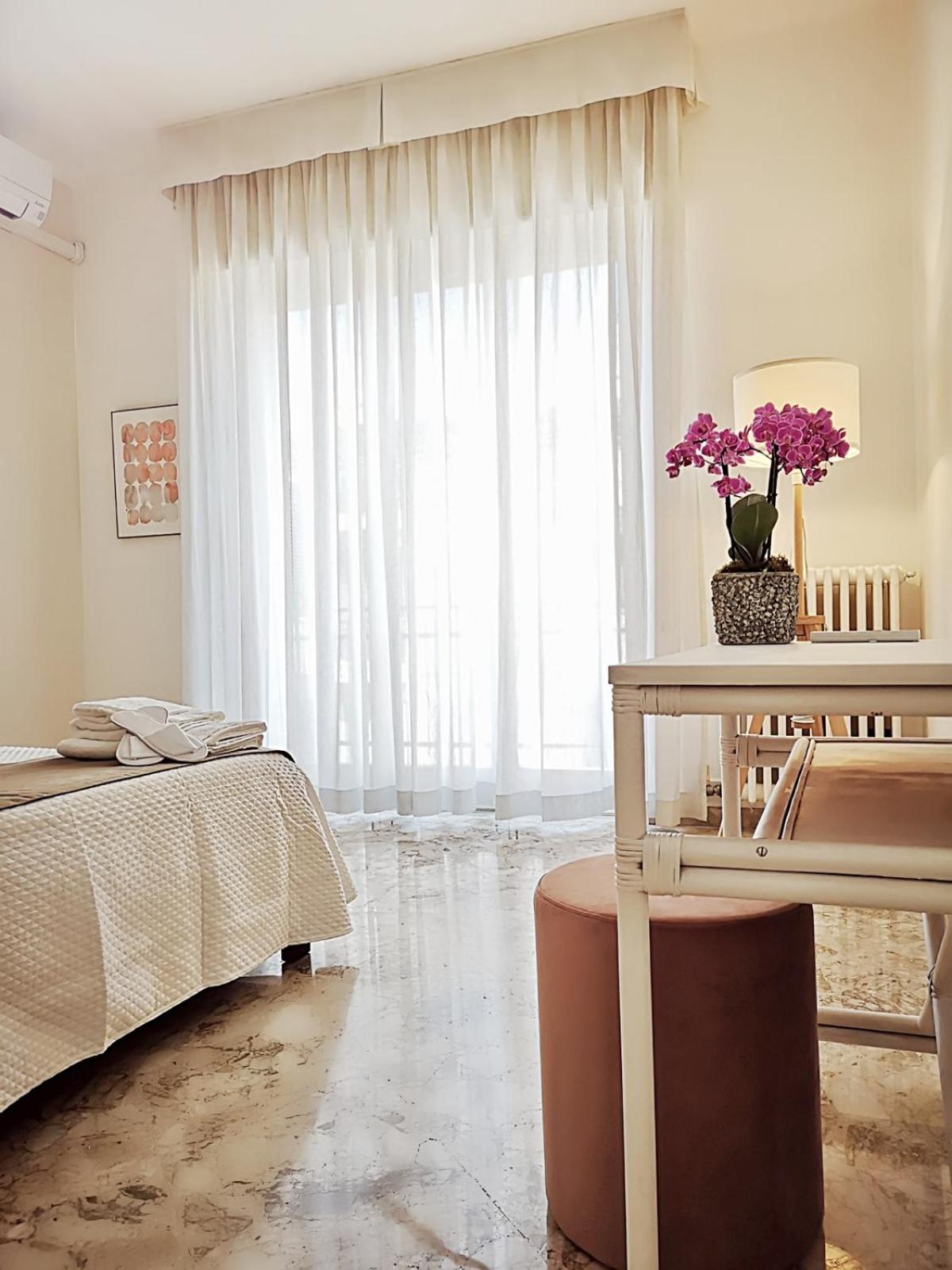 One-Bedroom Apartment - Photo 19