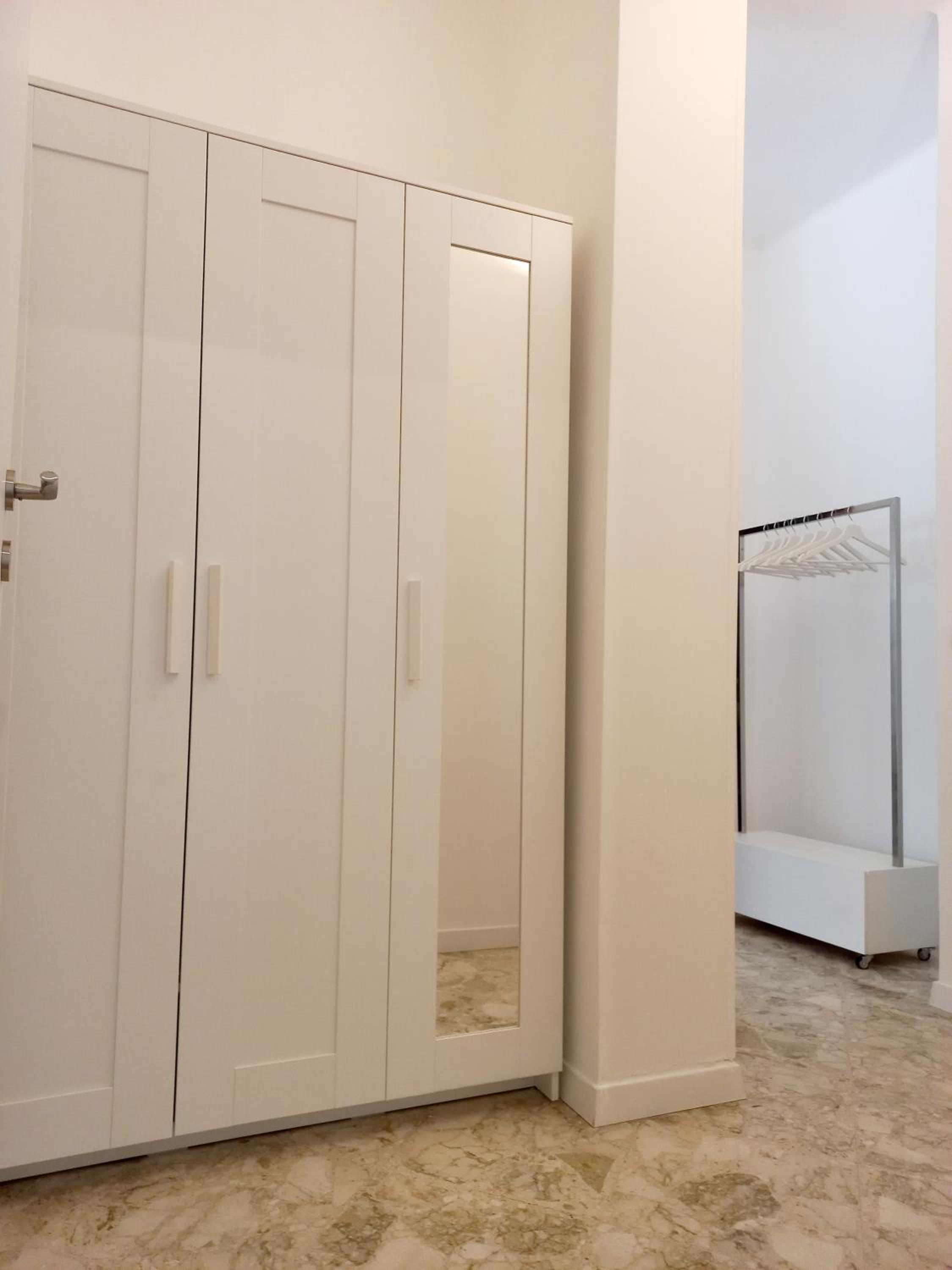 One-Bedroom Apartment - Photo 6