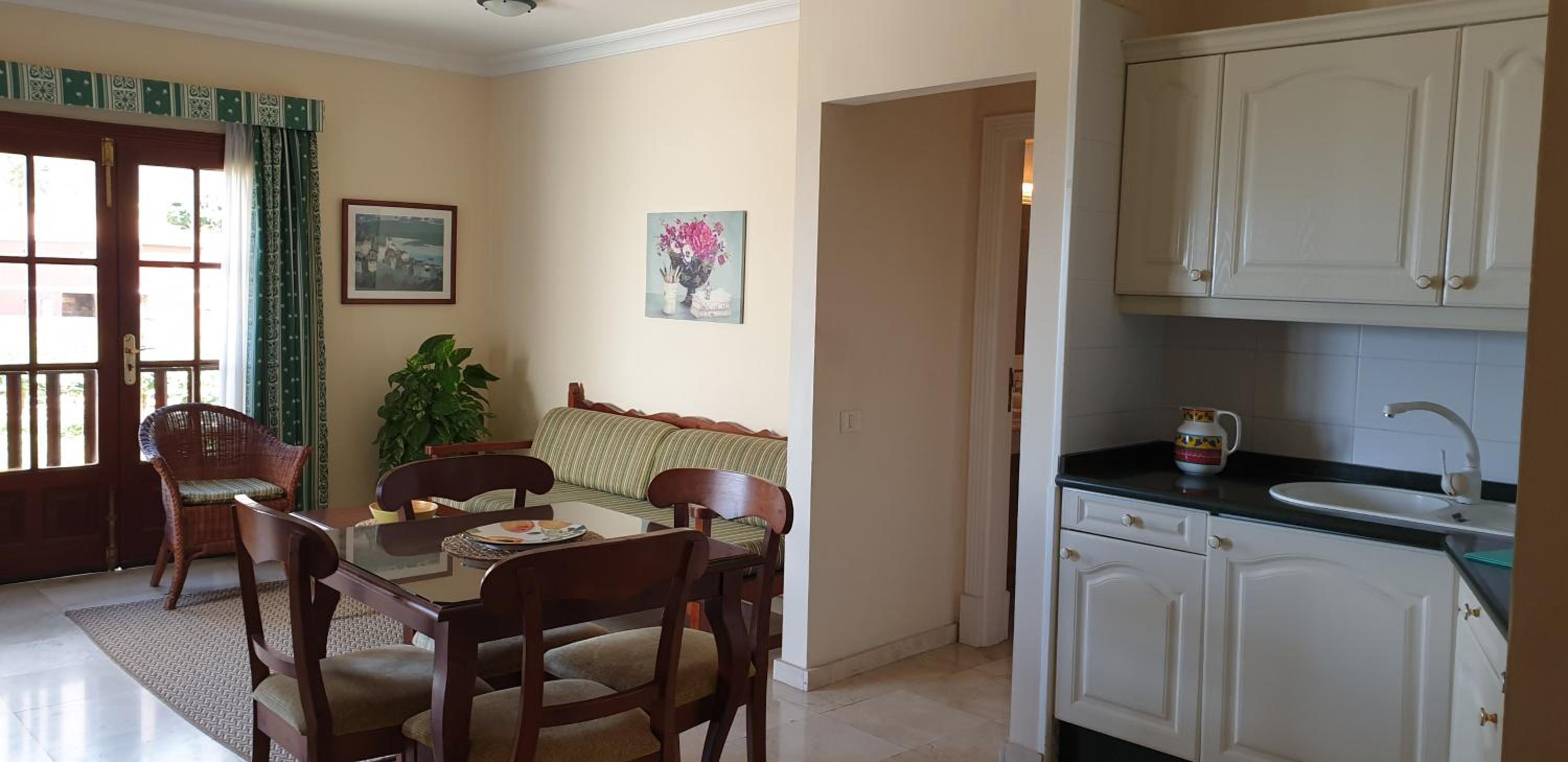 Apartment photo 3