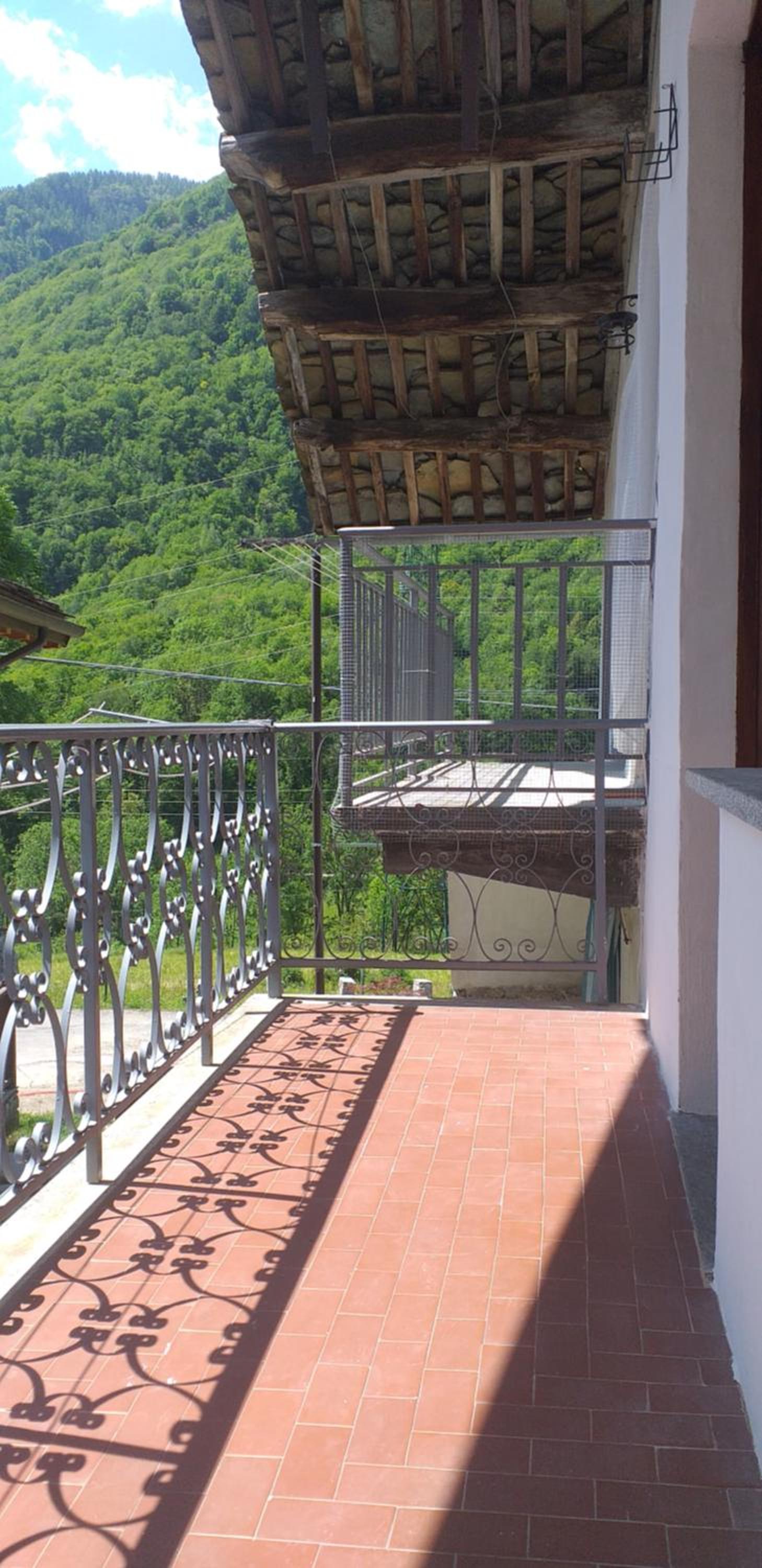 One-Bedroom House - Photo 18