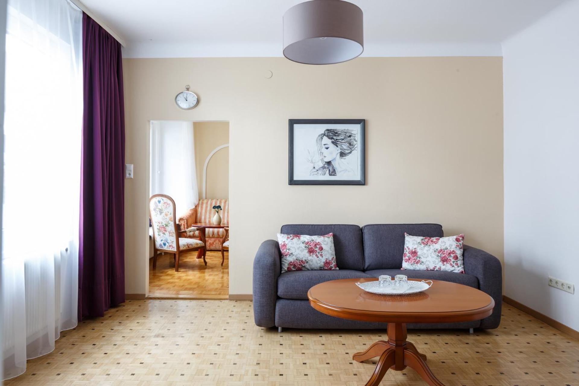 Deluxe Suite - Photo 1