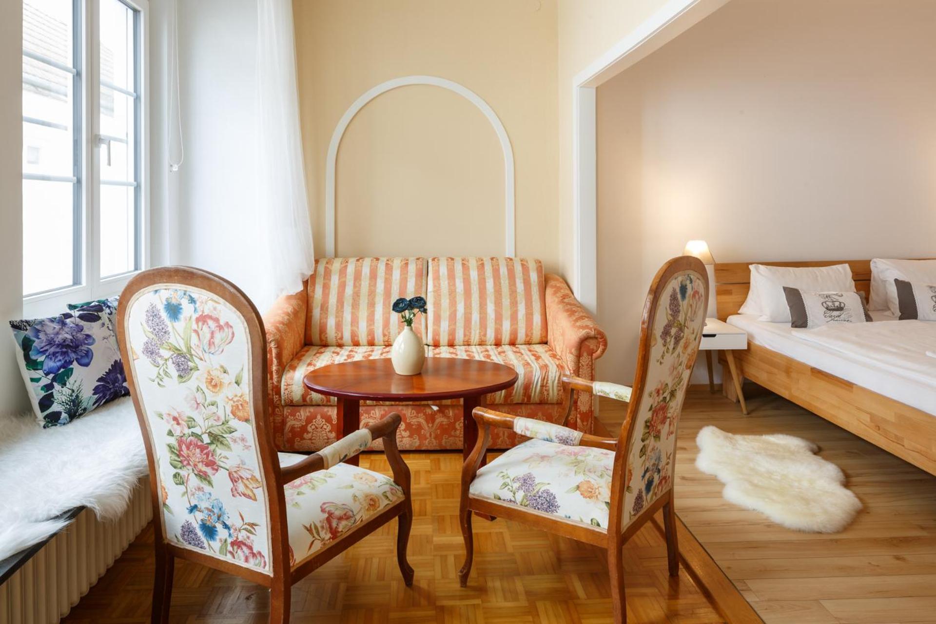 Deluxe Suite - Photo 14