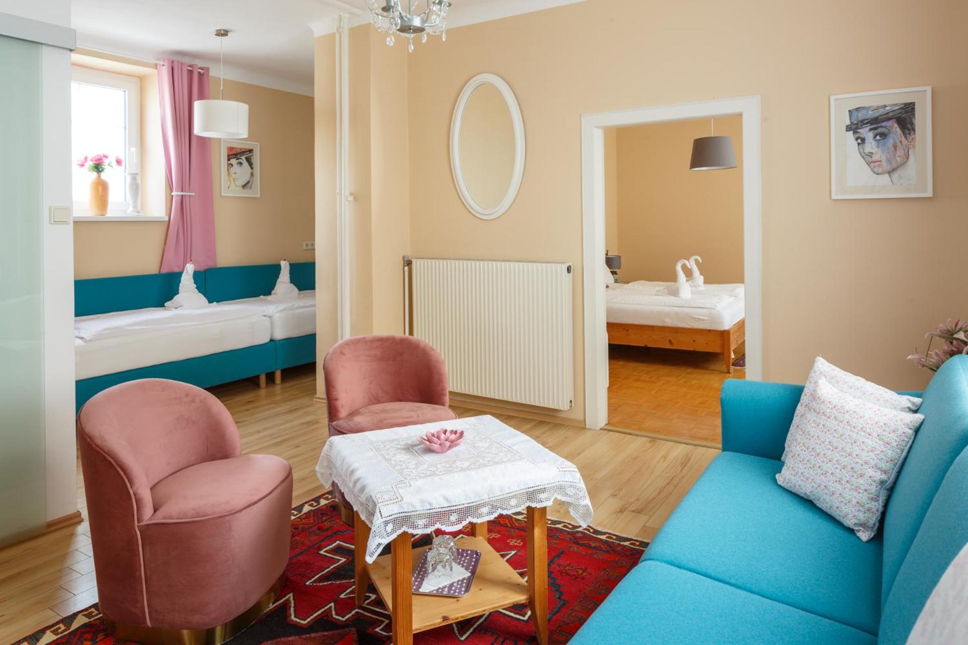 Deluxe King Suite - Photo 1