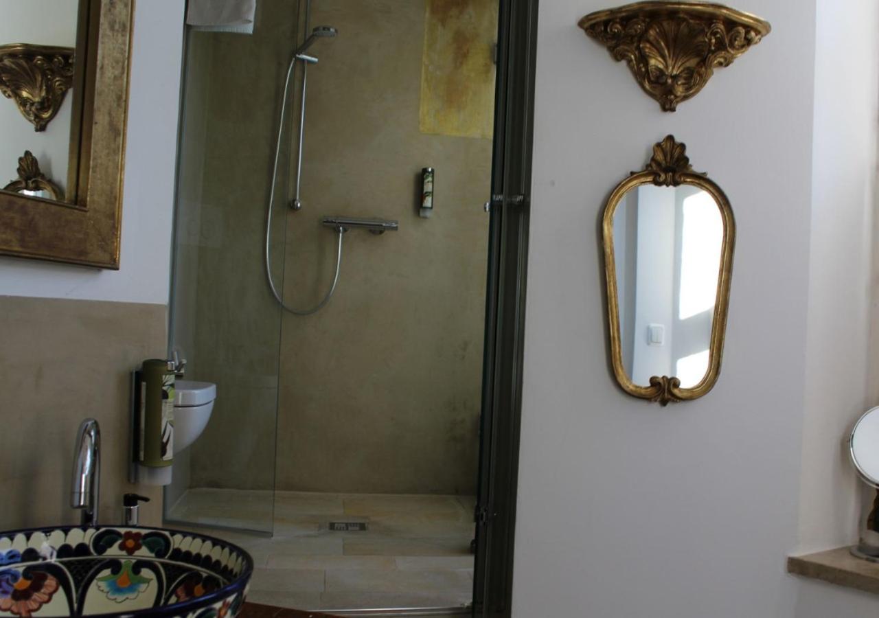Small Single Room photo 2