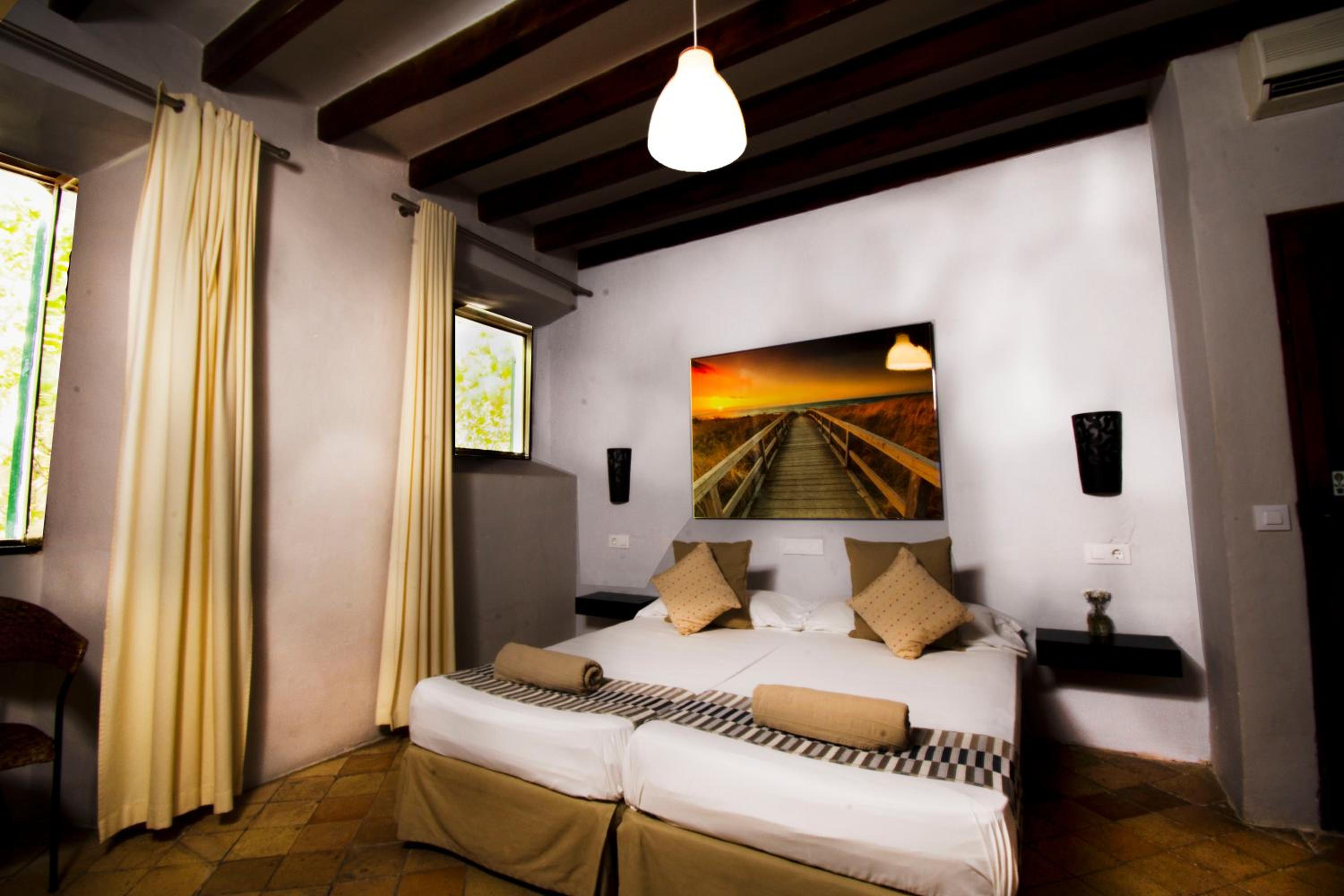 Standard Double Room - Photo 7