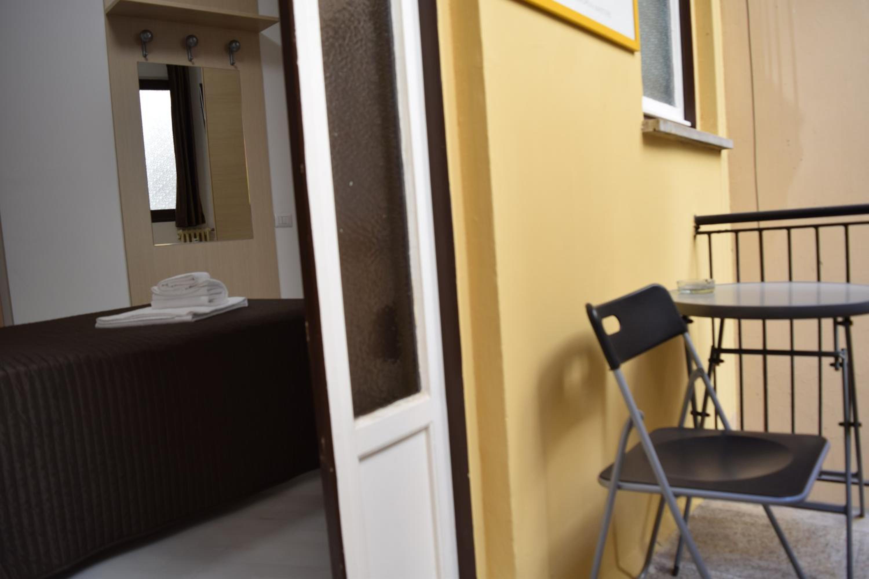 Small Double Room photo 2
