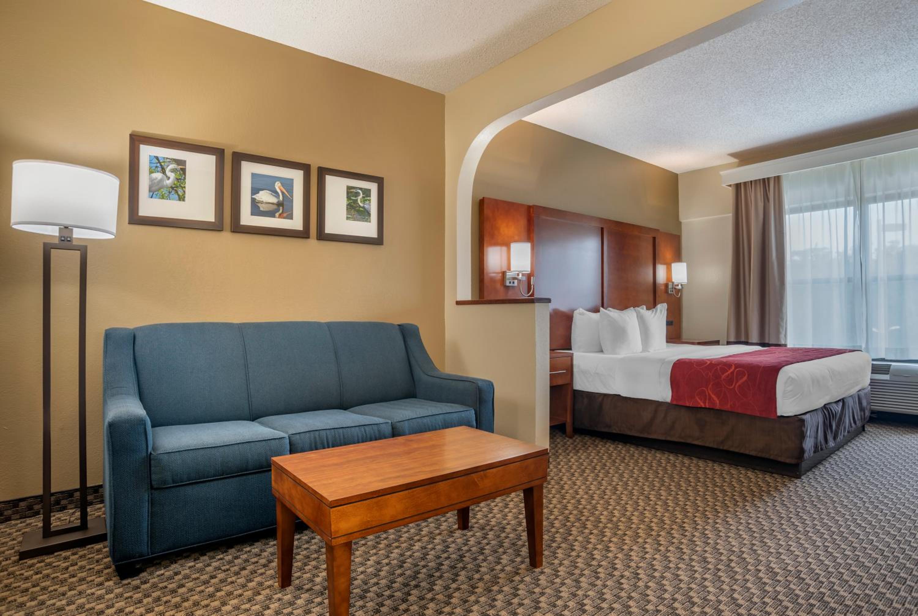 Superior King Room - Non-Smoking - Photo 3