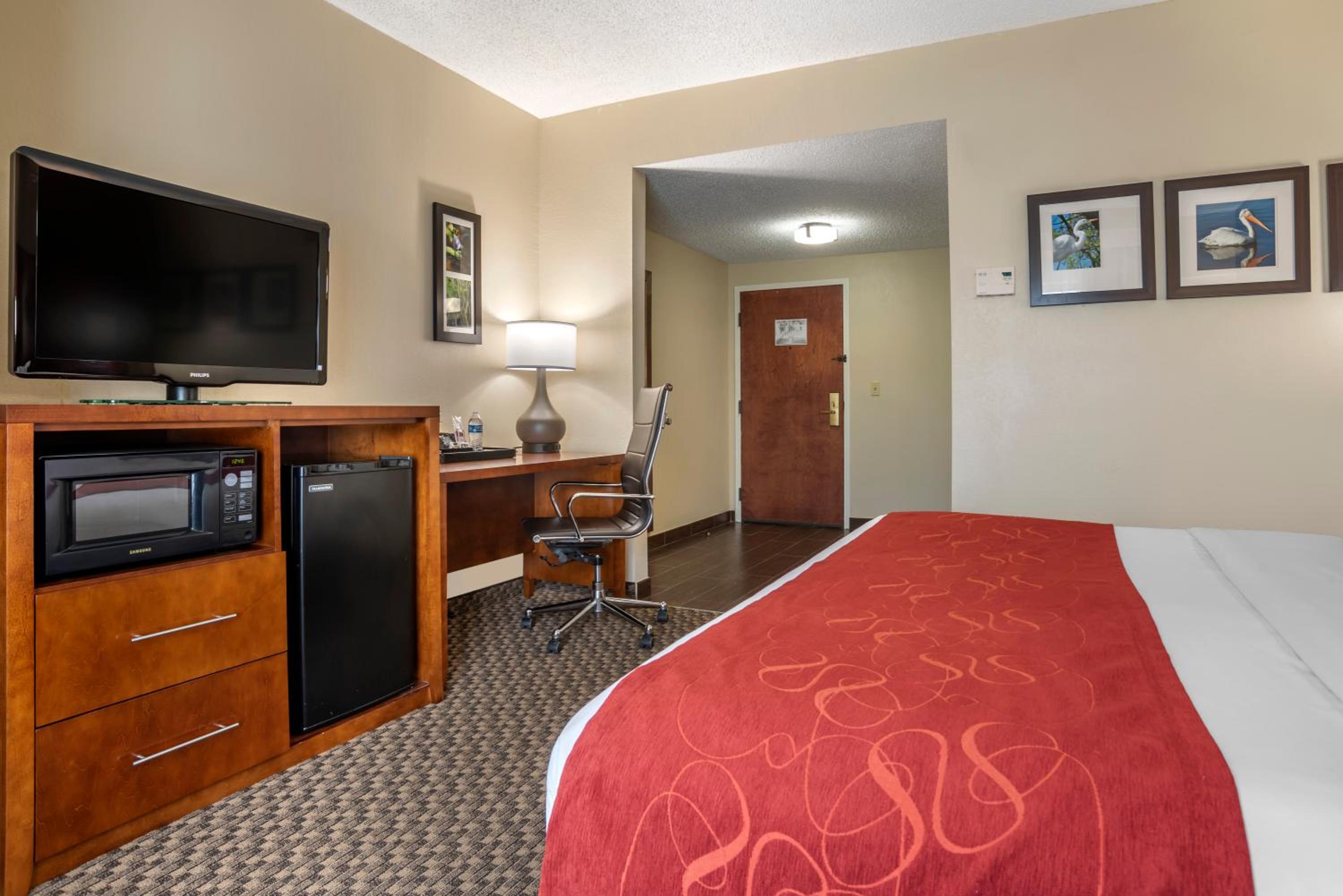 Superior King Room - Non-Smoking - Photo 2