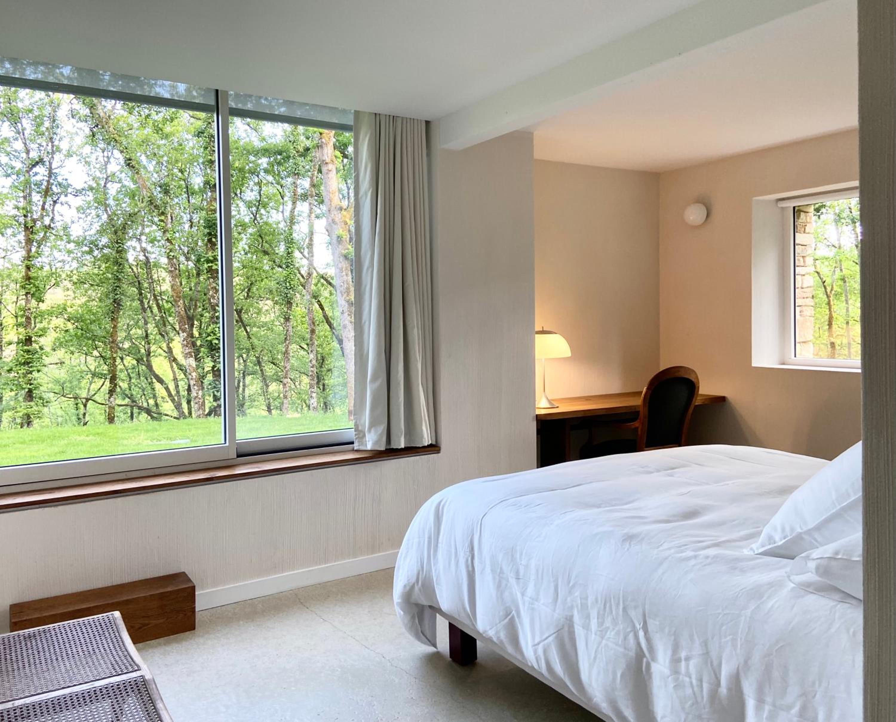 Deluxe Double Room with Bath photo 2
