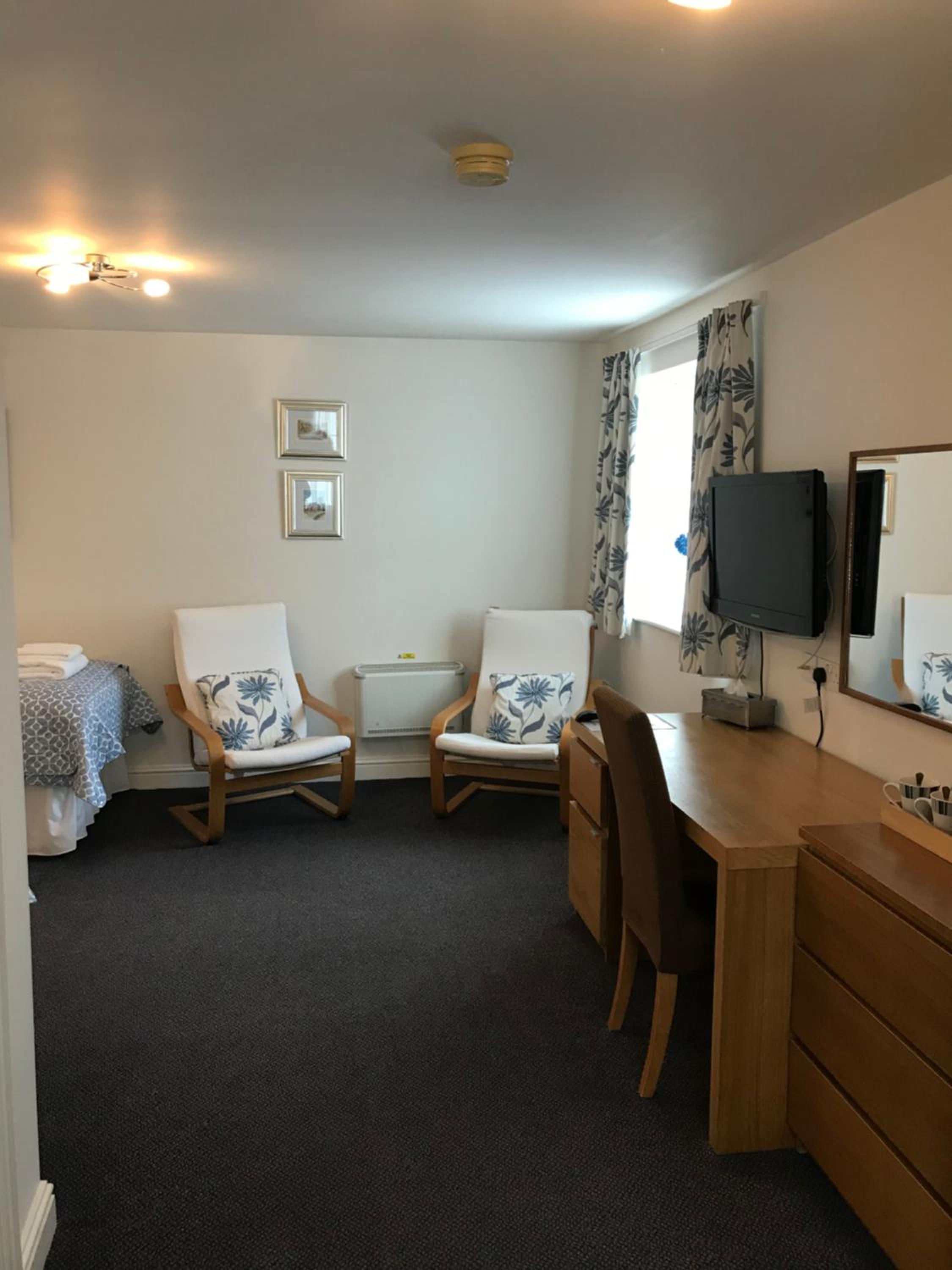 Standard Twin Room photo 3
