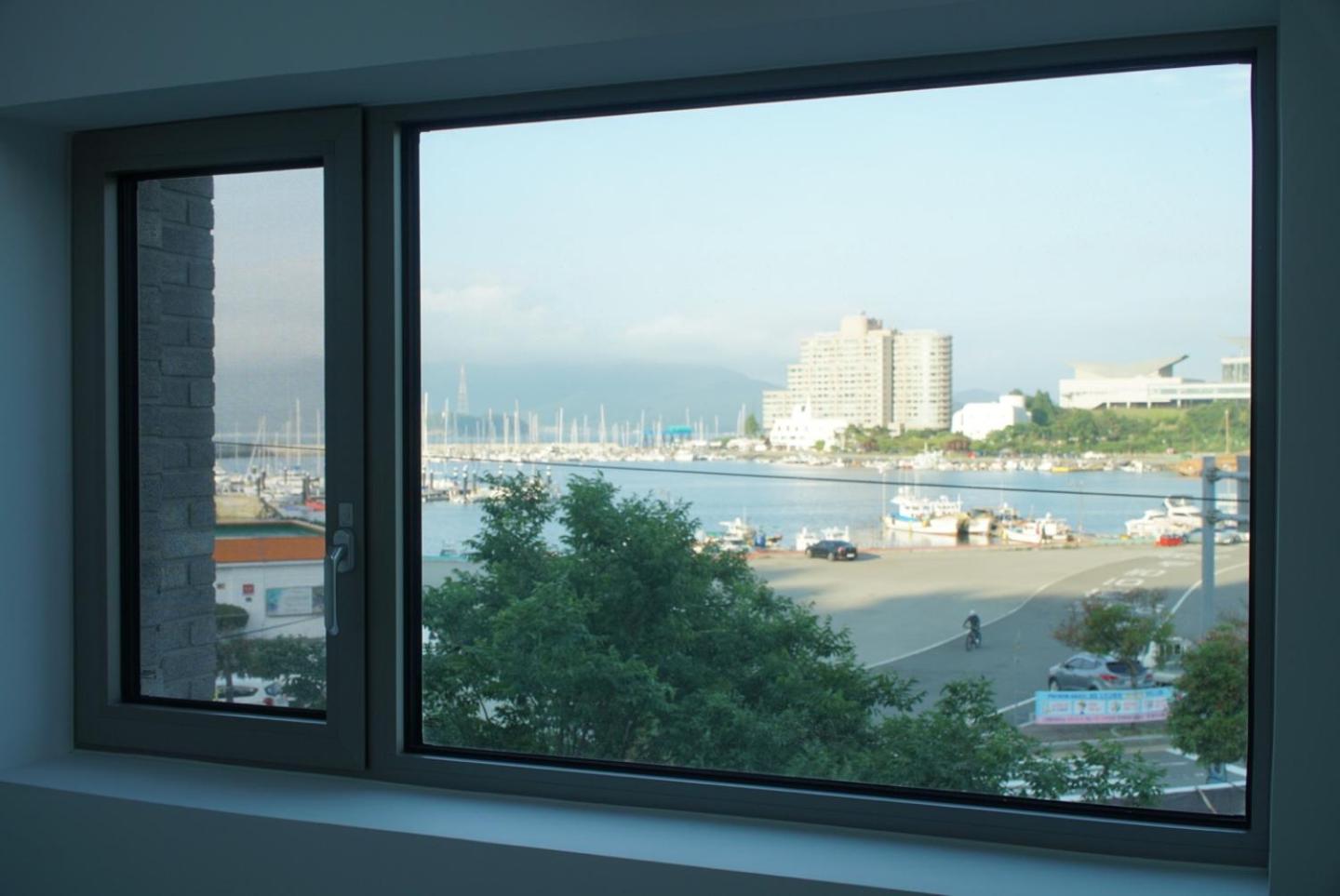 Double Room with Balcony and Sea View - Photo 4